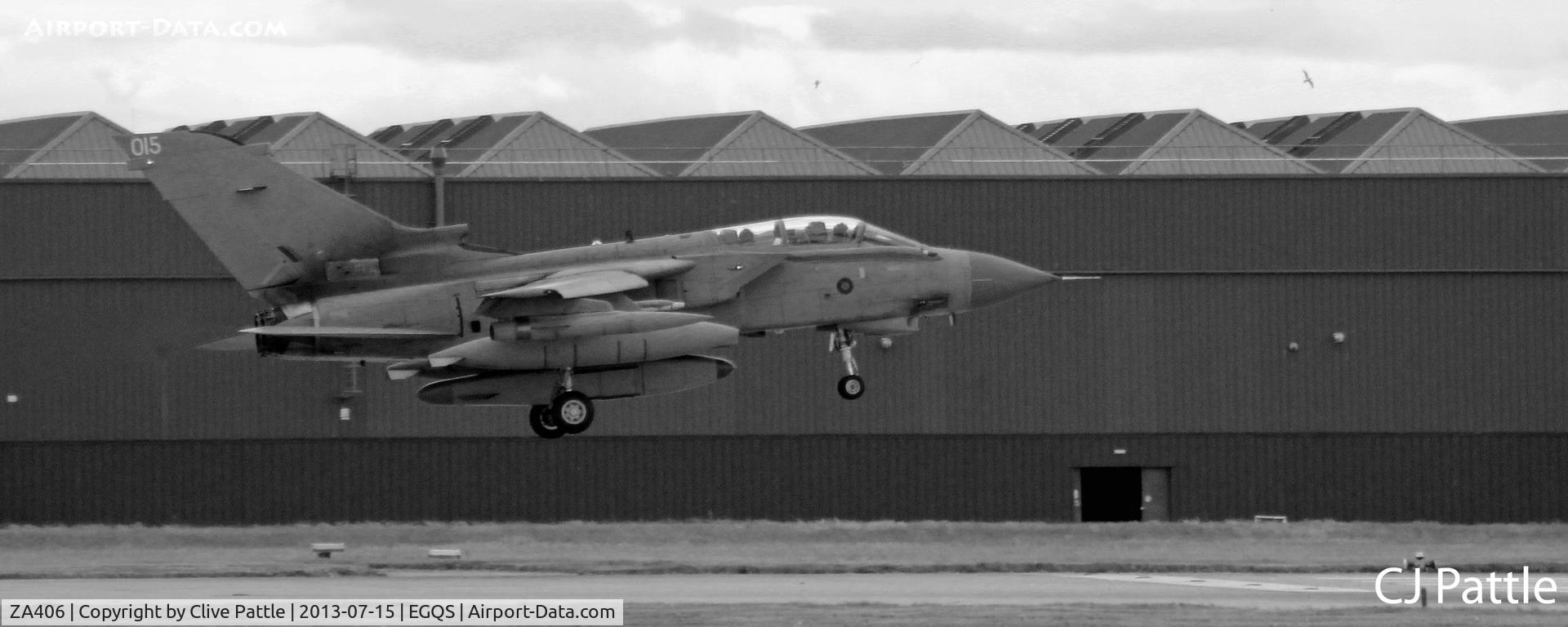 ZA406, 1983 Panavia Tornado GR.4 C/N 217/BS073/3105, Lossiemouth action