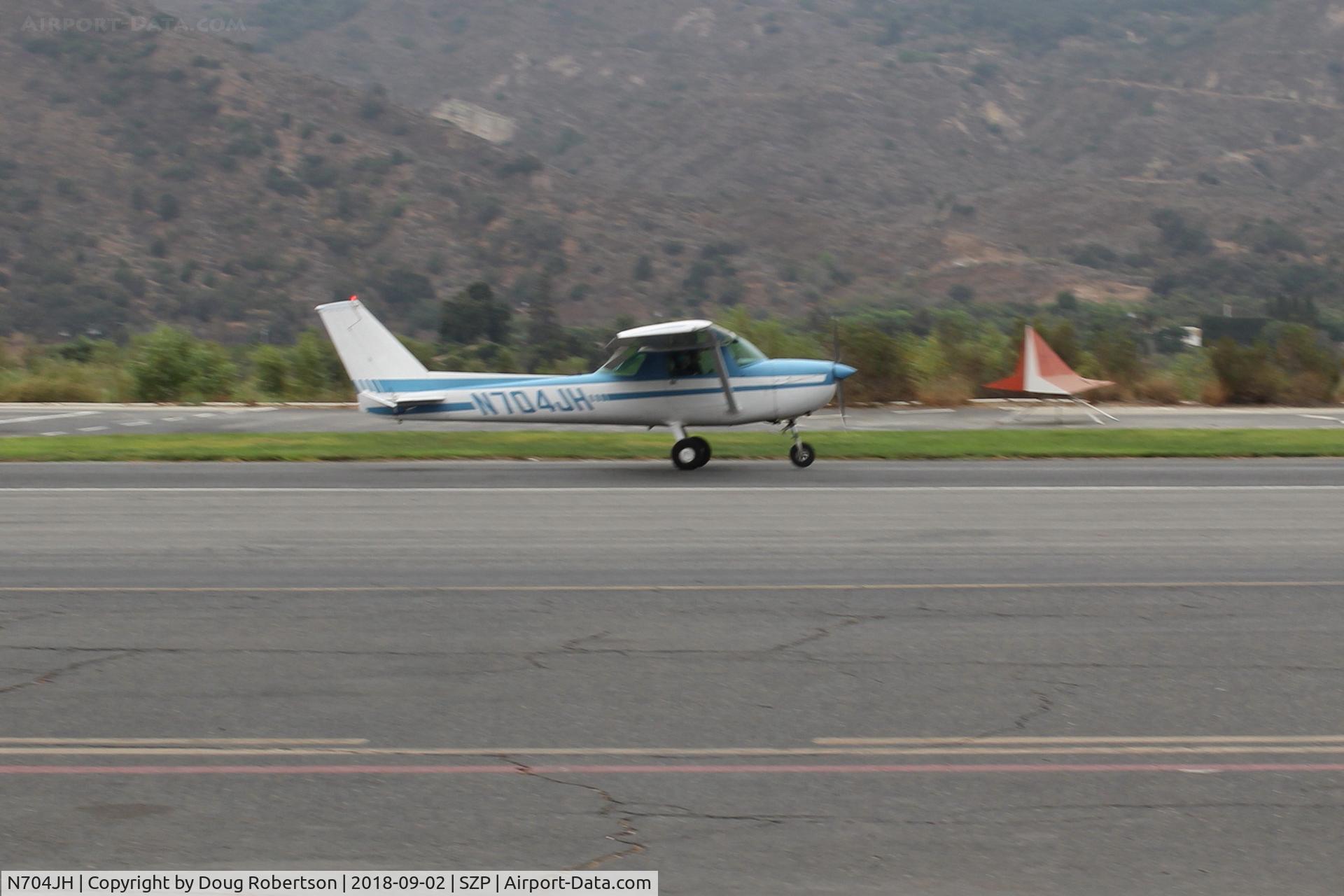 N704JH, 1976 Cessna 150M C/N 15078644, 1976 Cessna 150M, Continental O-200 100 Hp, takeoff roll Rwy 22