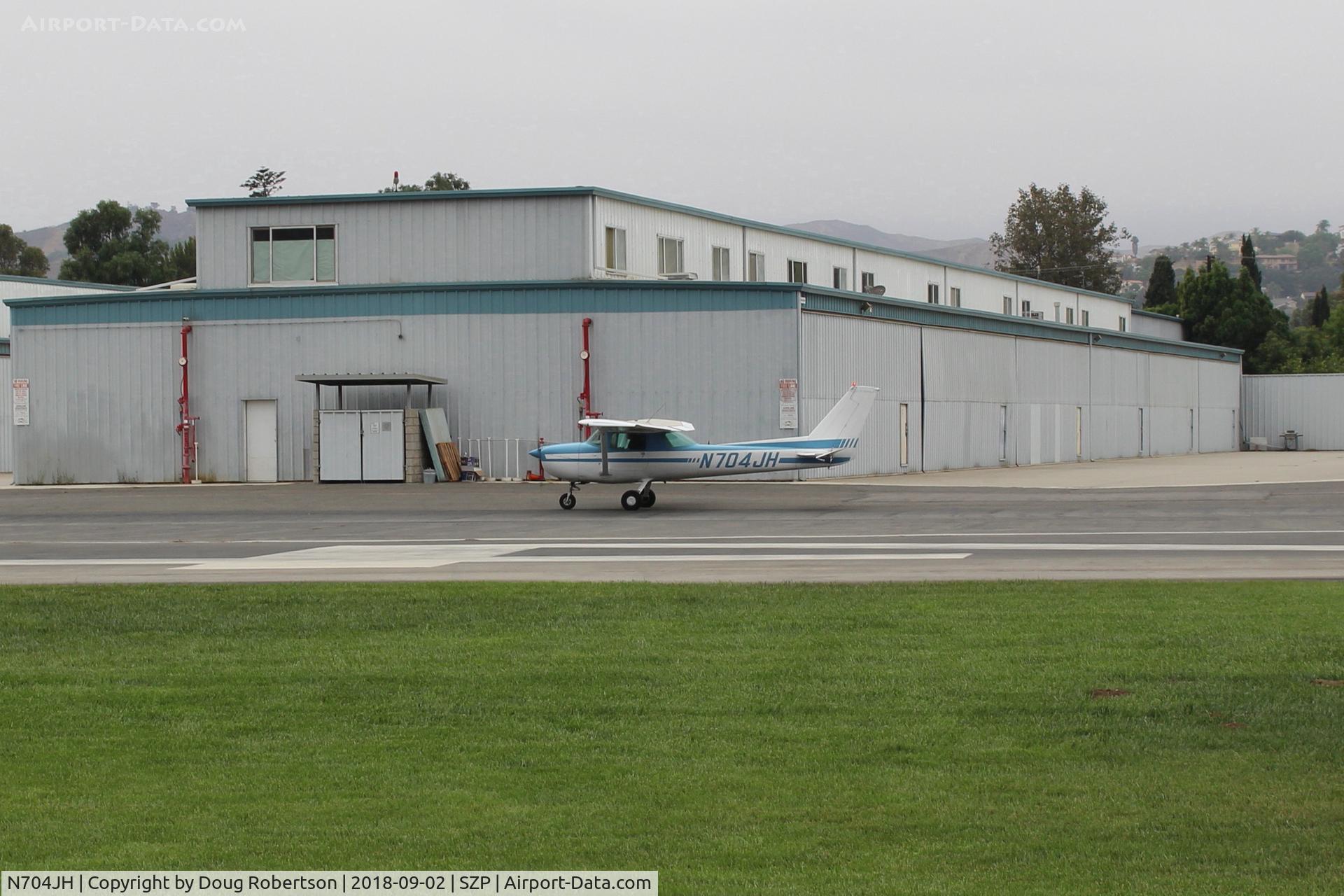 N704JH, 1976 Cessna 150M C/N 15078644, 1976 Cessna 150M, Continental O-200 100 Hp, taxi to Rwy 04