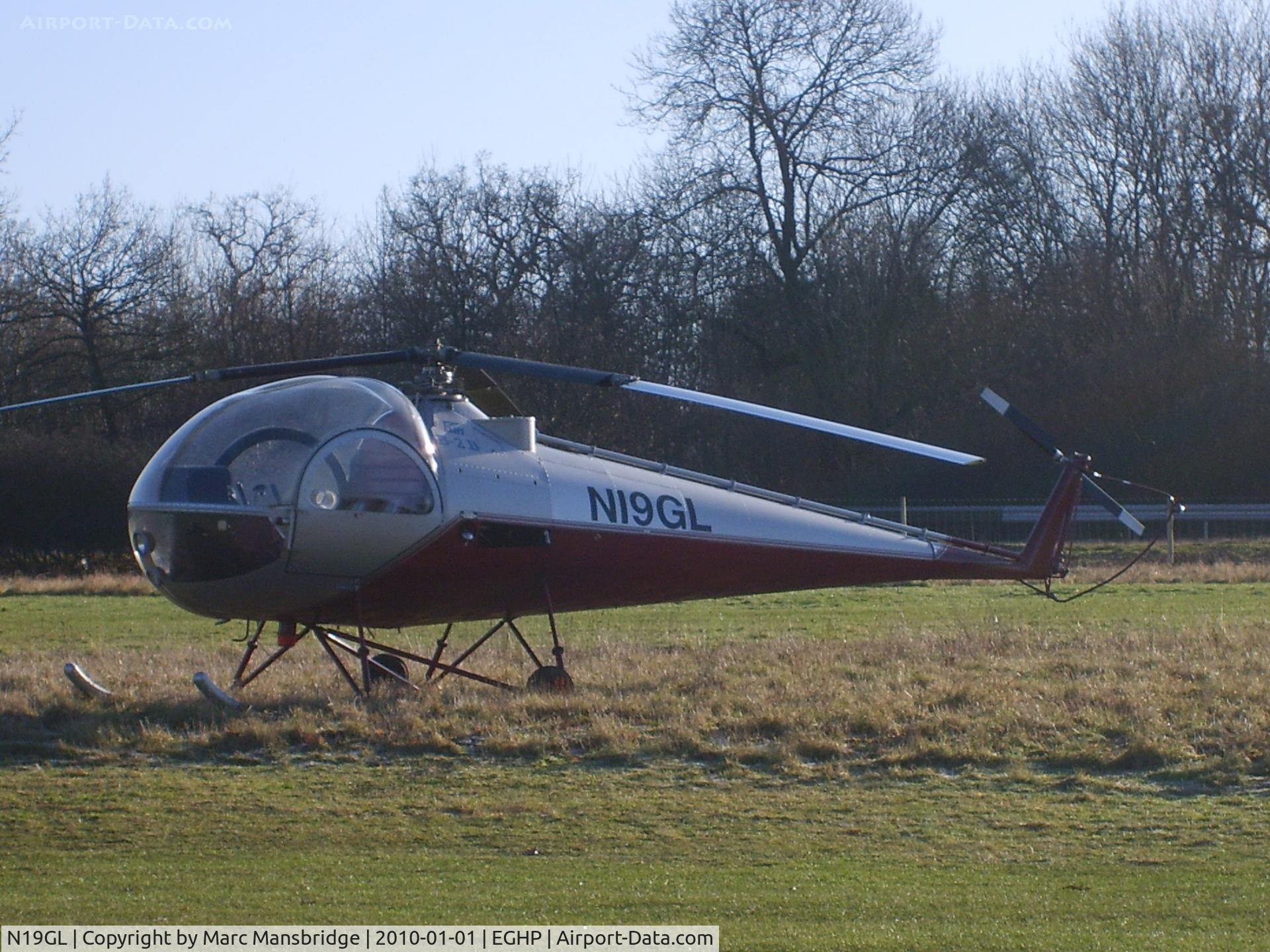 N19GL, 1992 Brantly B-2B C/N 2004, A welcome visitor to Popham airfield EGHP