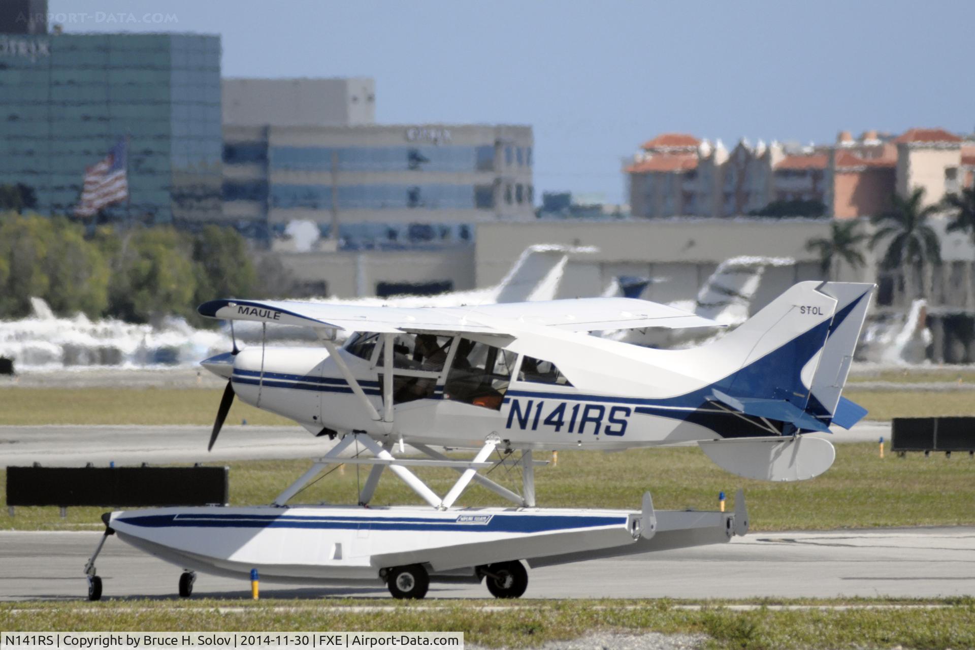 N141RS, 1999 Maule M-7-260 C/N 26006C, waiting for departure