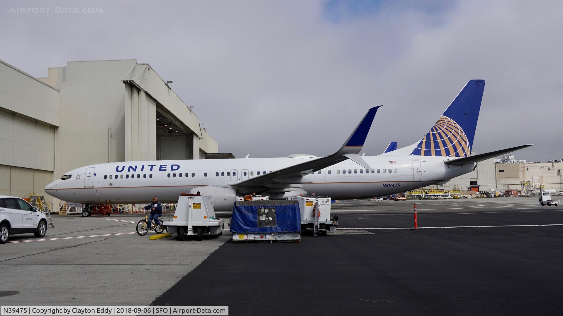 N39475, 2013 Boeing 737-924/ER C/N 37100, SFO 2018.