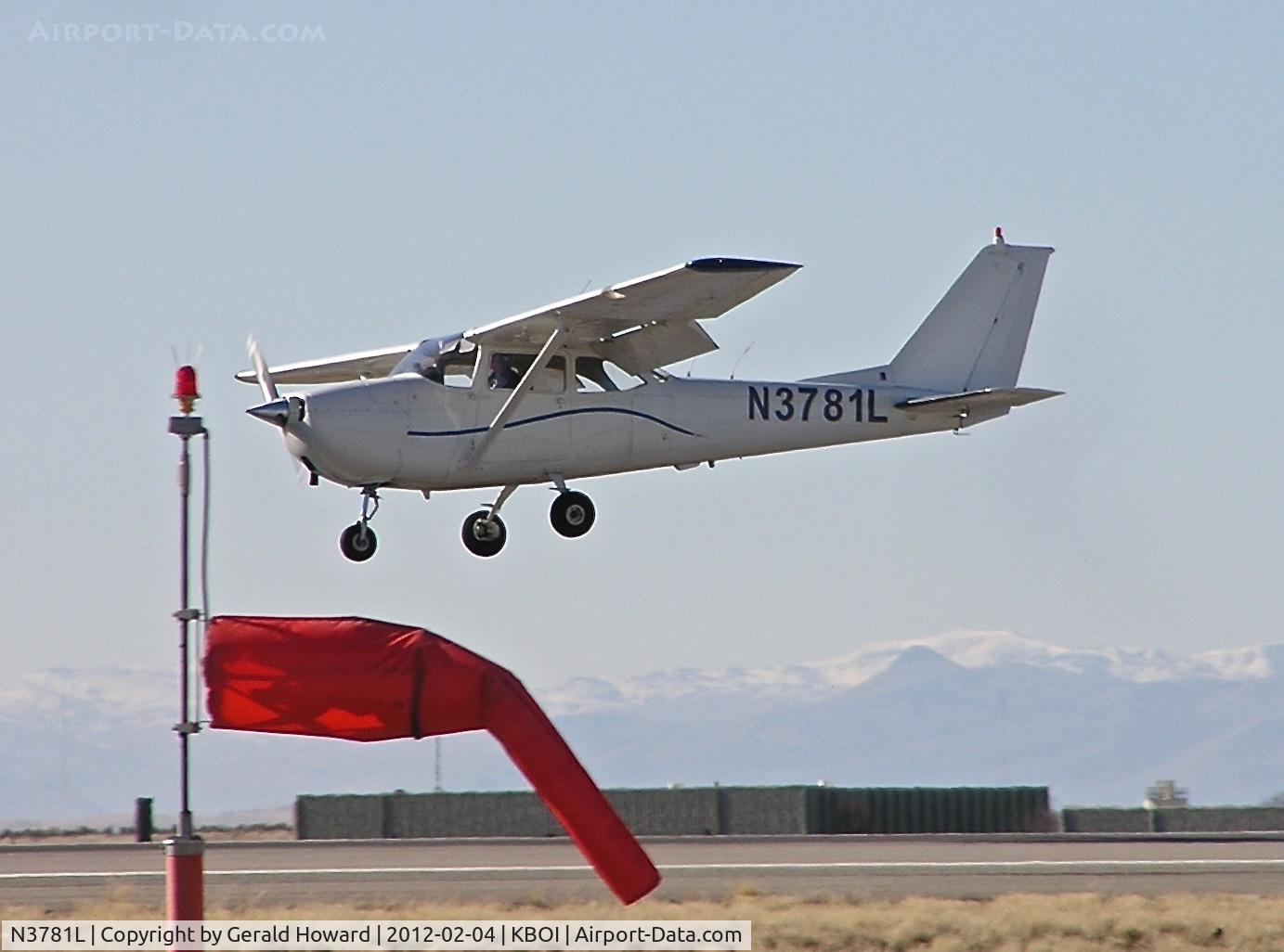 N3781L, 1965 Cessna 172G C/N 17253950, Landing RWY 10L.