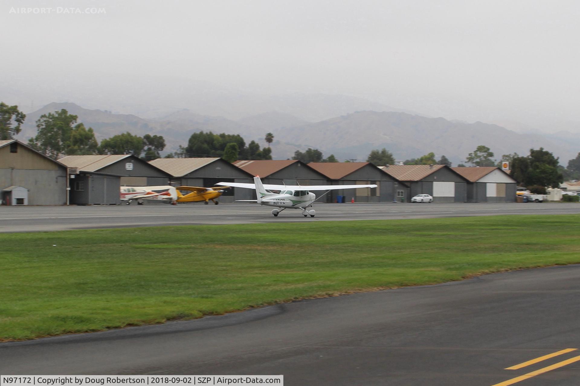 N97172, 1984 Cessna 172P C/N 17276162, 1984 Cessna 172P SKYHAWK, Lycoming O-320-D2J 160 Hp, takeoff roll Rwy 04