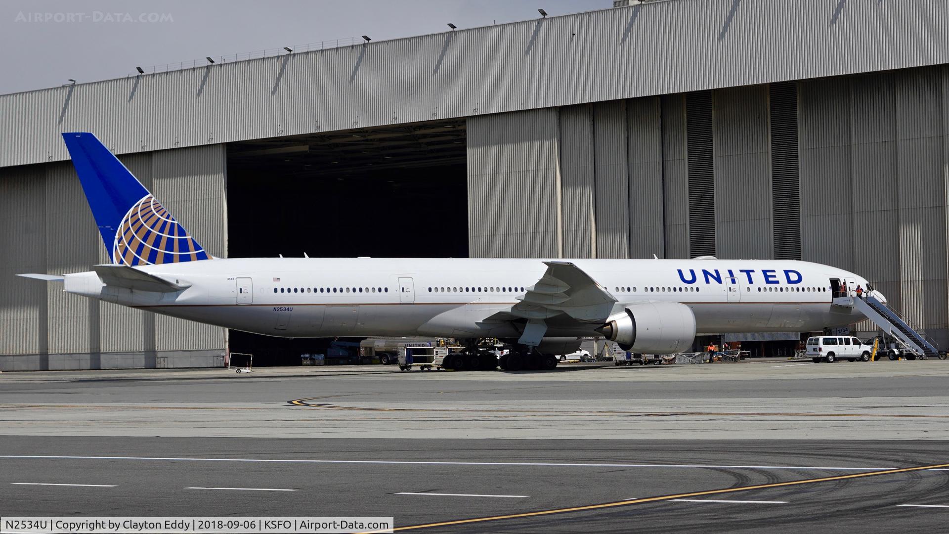 N2534U, 2017 Boeing 777-300/ER C/N 62645, SFO 2018.