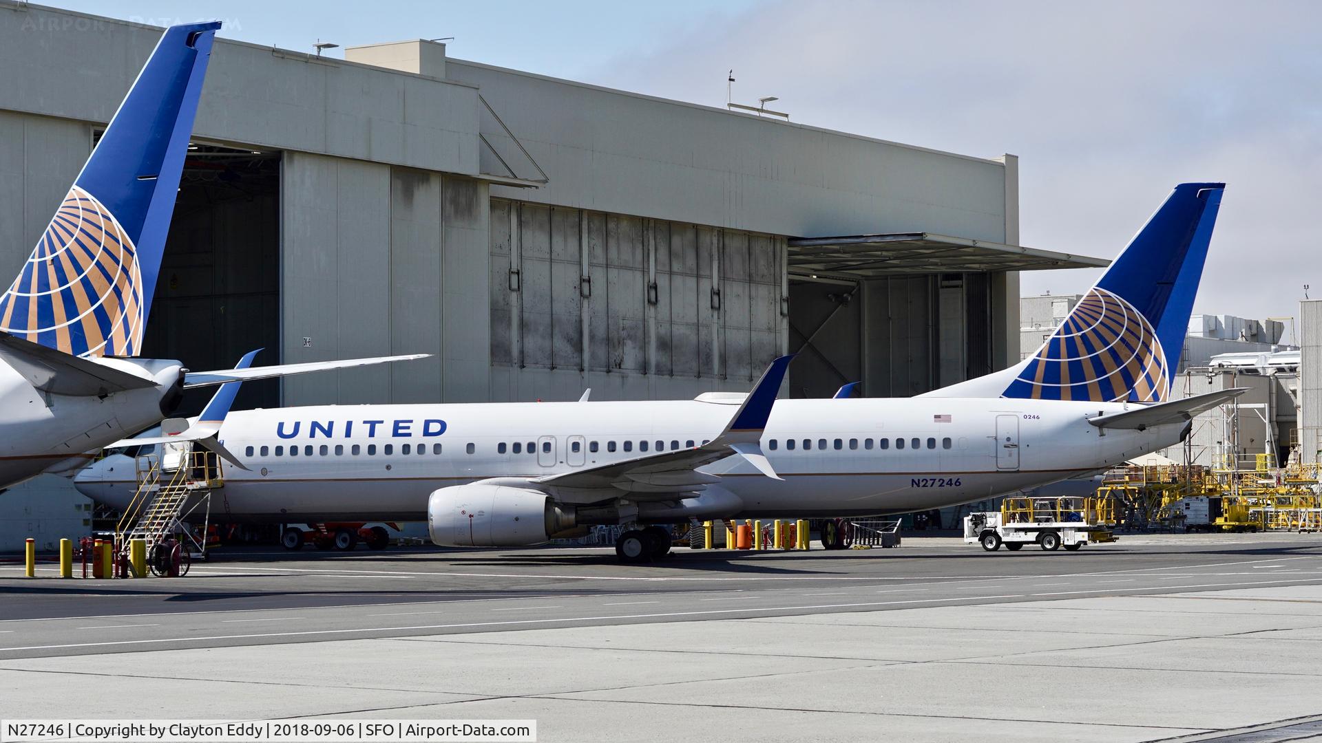 N27246, 1999 Boeing 737-824 C/N 28956, SFO 2018.