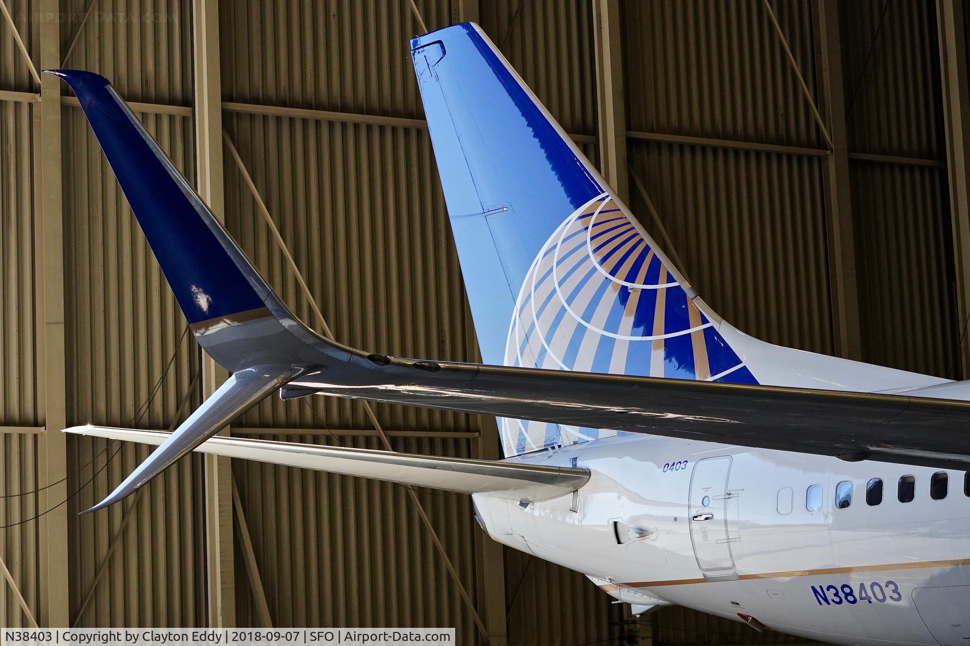N38403, 2001 Boeing 737-924 C/N 30120, SFO 2018.