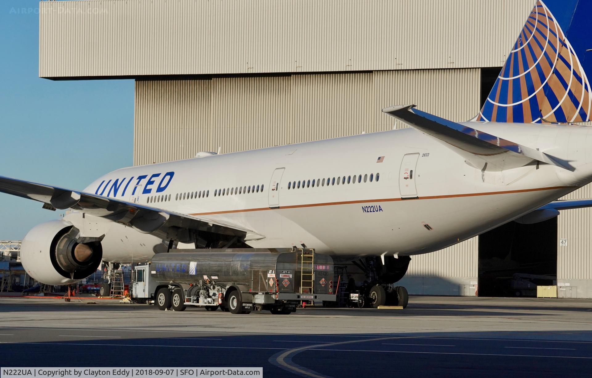 N222UA, 2001 Boeing 777-222 C/N 30553, SFO 2018.