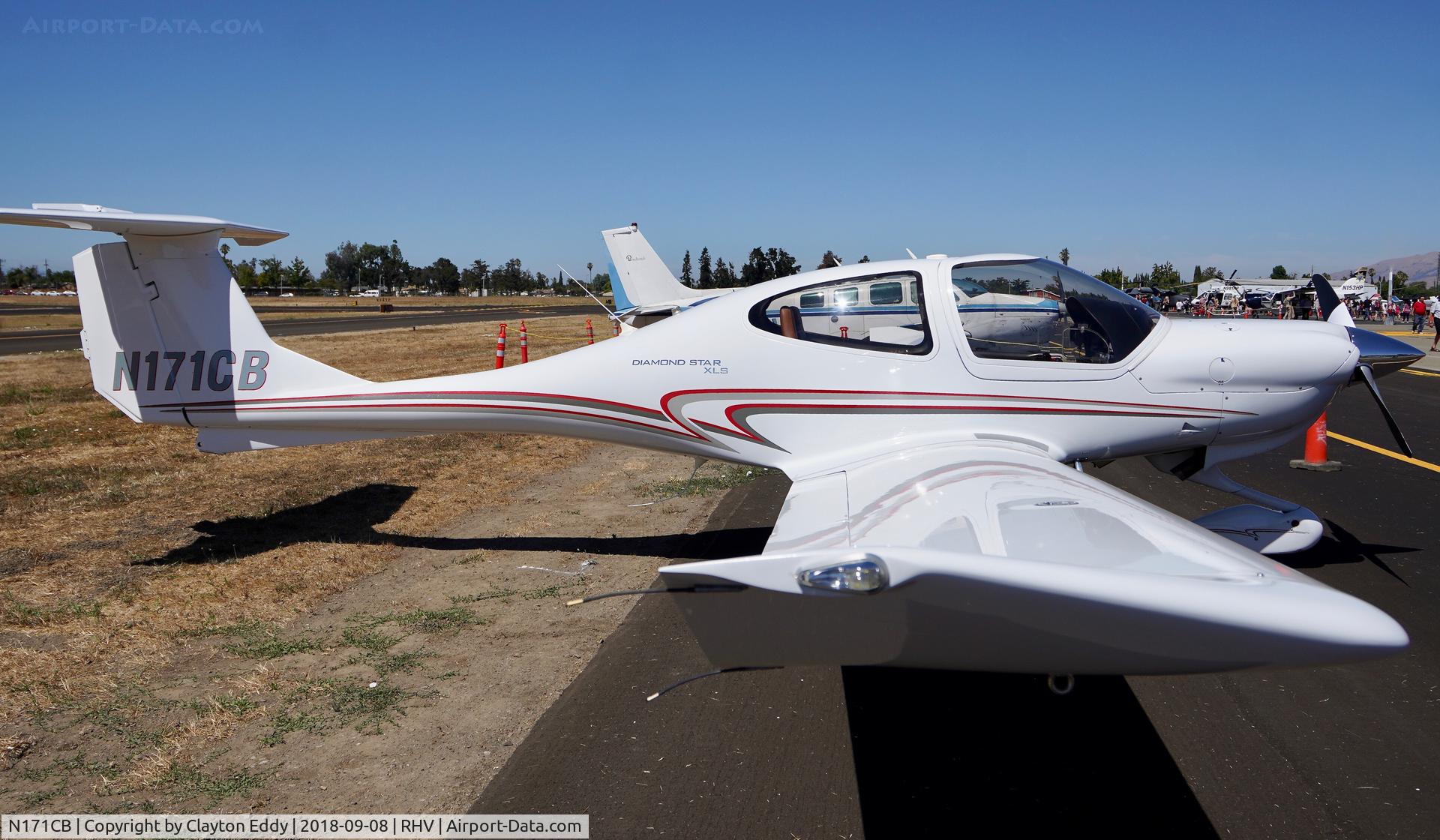 N171CB, 2008 Diamond DA-40 Diamond Star C/N 40.969, Reid-Hillview Airport California 2018.