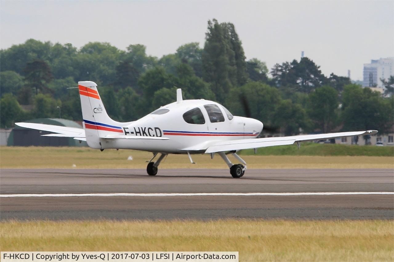 F-HKCD, Cirrus SR20 C/N 2186, Cirrus SR20, Taxiing to holding point, St Dizier-Robinson Air Base 113 (LFSI)