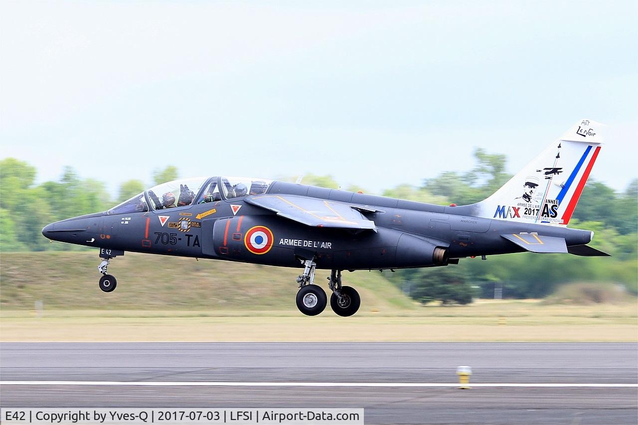 E42, Dassault-Dornier Alpha Jet E C/N E42, Dassault-Dornier Alpha Jet 1B, Take off rwy 29, St Dizier-Robinson Air Base 113 (LFSI)