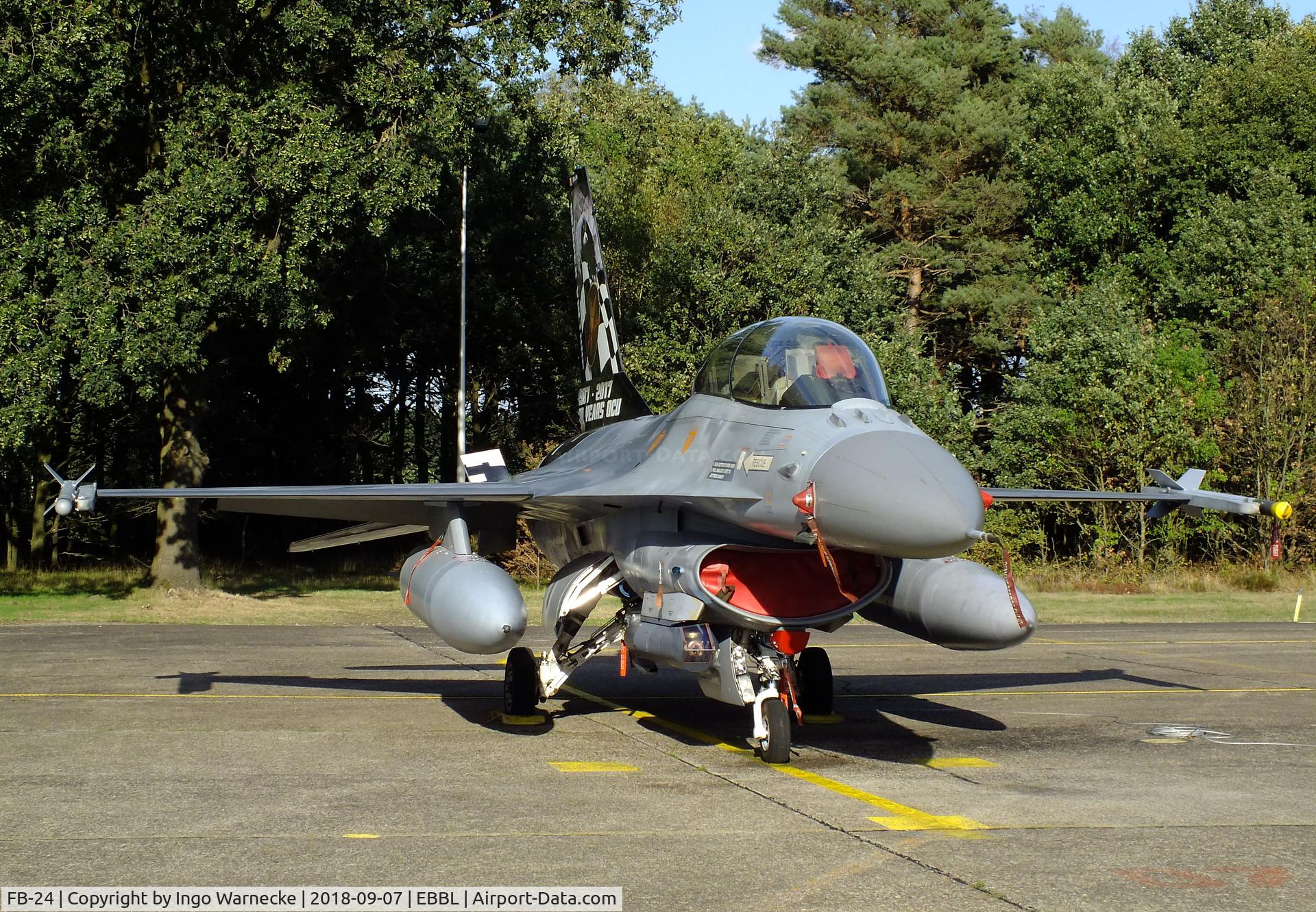FB-24, General Dynamics F-16BM Fighting Falcon C/N 6J-24, General Dynamics F-16BM Fighting Falcon of the FAeB (Belgian Air Force) in 'Semper Vulture, 30 years OCU' special colours at the 2018 BAFD spotters day, Kleine Brogel airbase