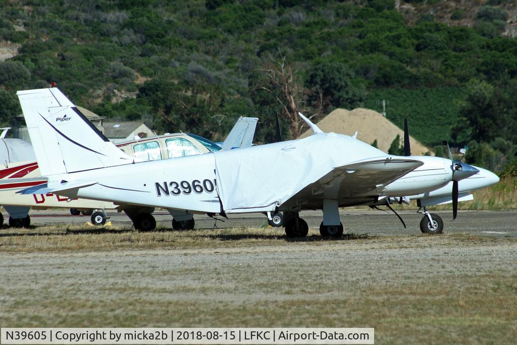 N39605, 1978 Piper PA-34-200T Seneca II C/N 34-7870397, Parked