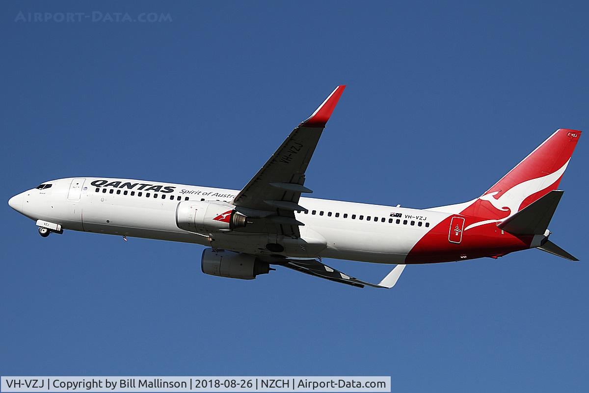 VH-VZJ, 2011 Boeing 737-838 C/N 34185, AWAY TO MEL