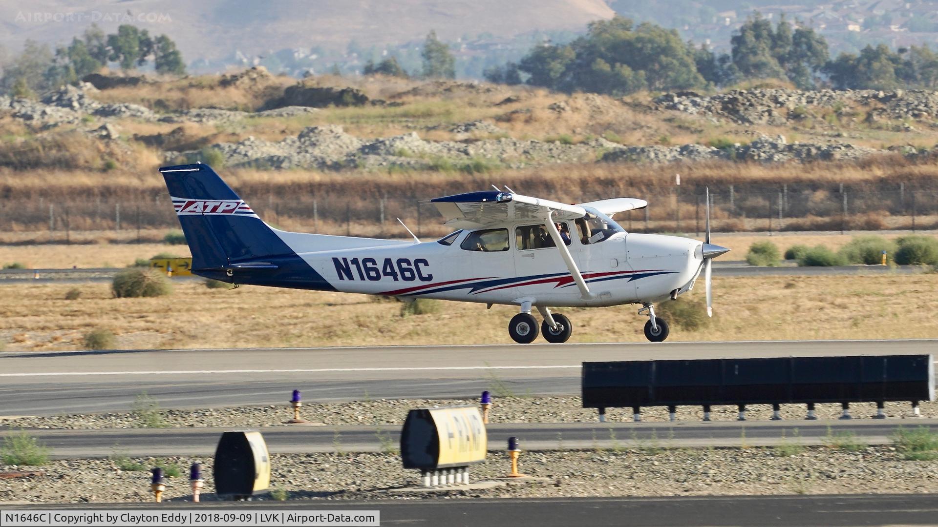 N1646C, 2016 Cessna 172S C/N 172S11729, Livermore Airport California 2018.