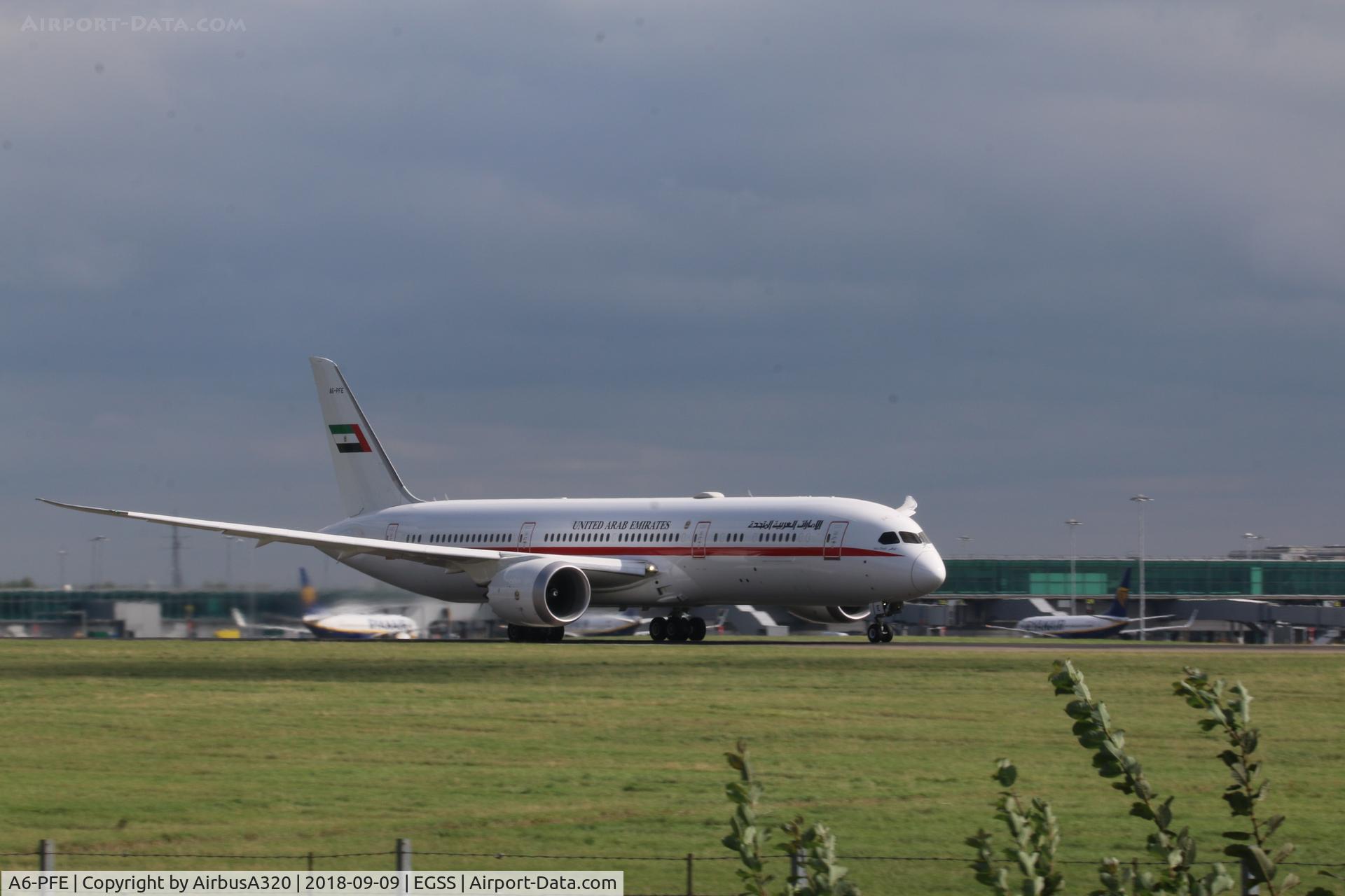 A6-PFE, 2017 Boeing 787-9 Dreamliner C/N 37146, Departing STN