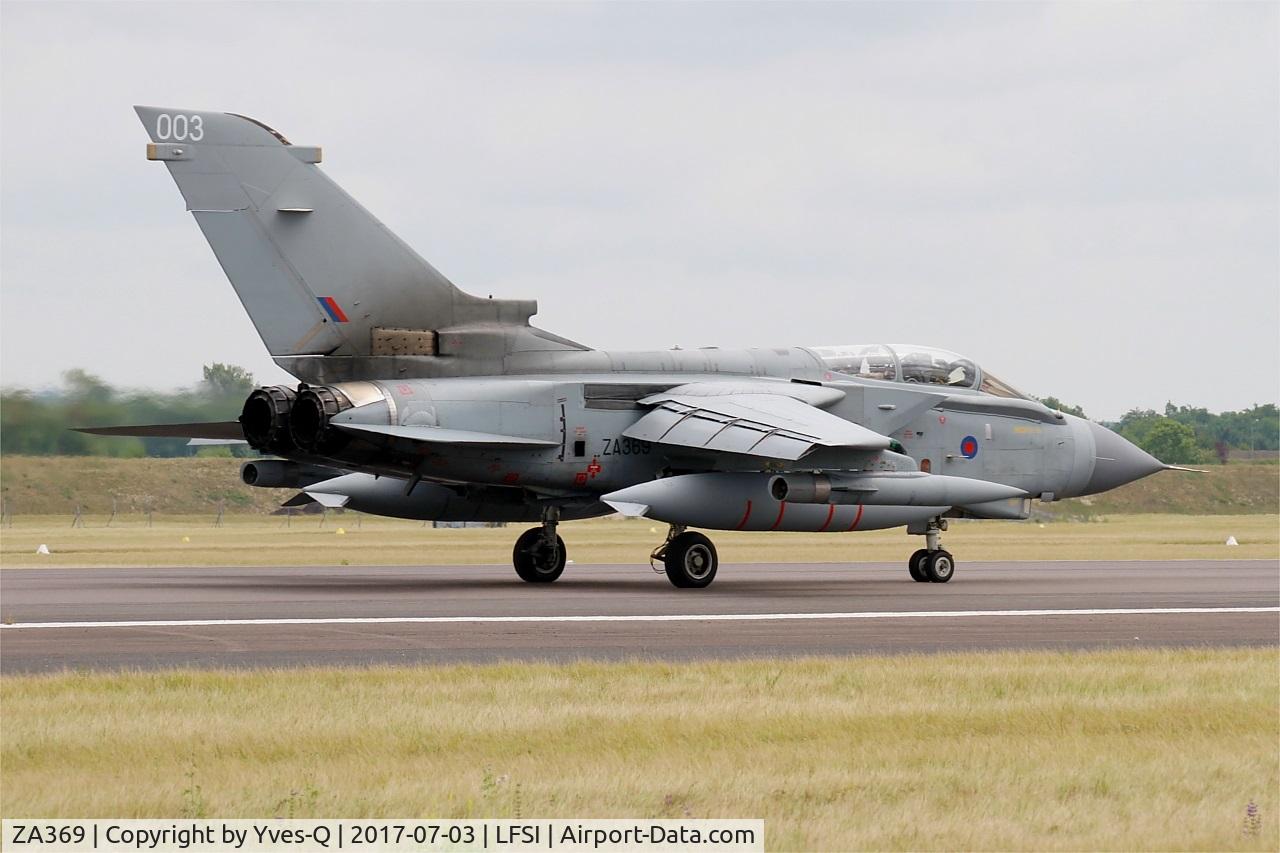 ZA369, 1982 Panavia Tornado GR.4A C/N 166/BS051/3083, Royal Air Force Panavia Tornado GR.4A, Taxiing to holding point rwy 29, St Dizier-Robinson Air Base 113 (LFSI)