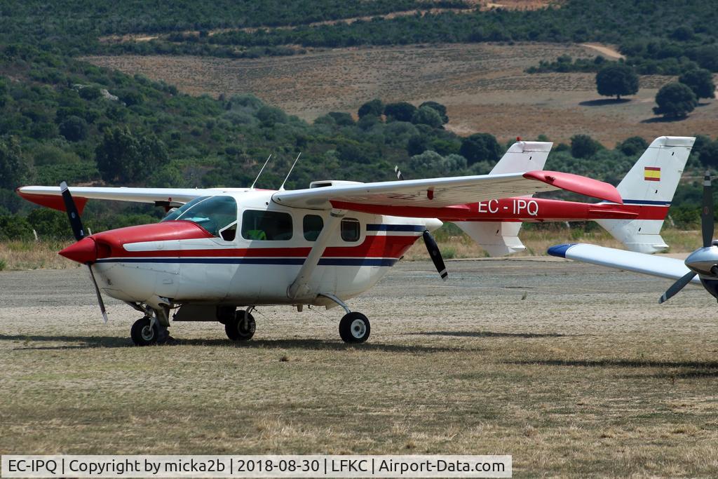 EC-IPQ, 1973 Reims F337G Super Skymaster C/N 0056, Parked