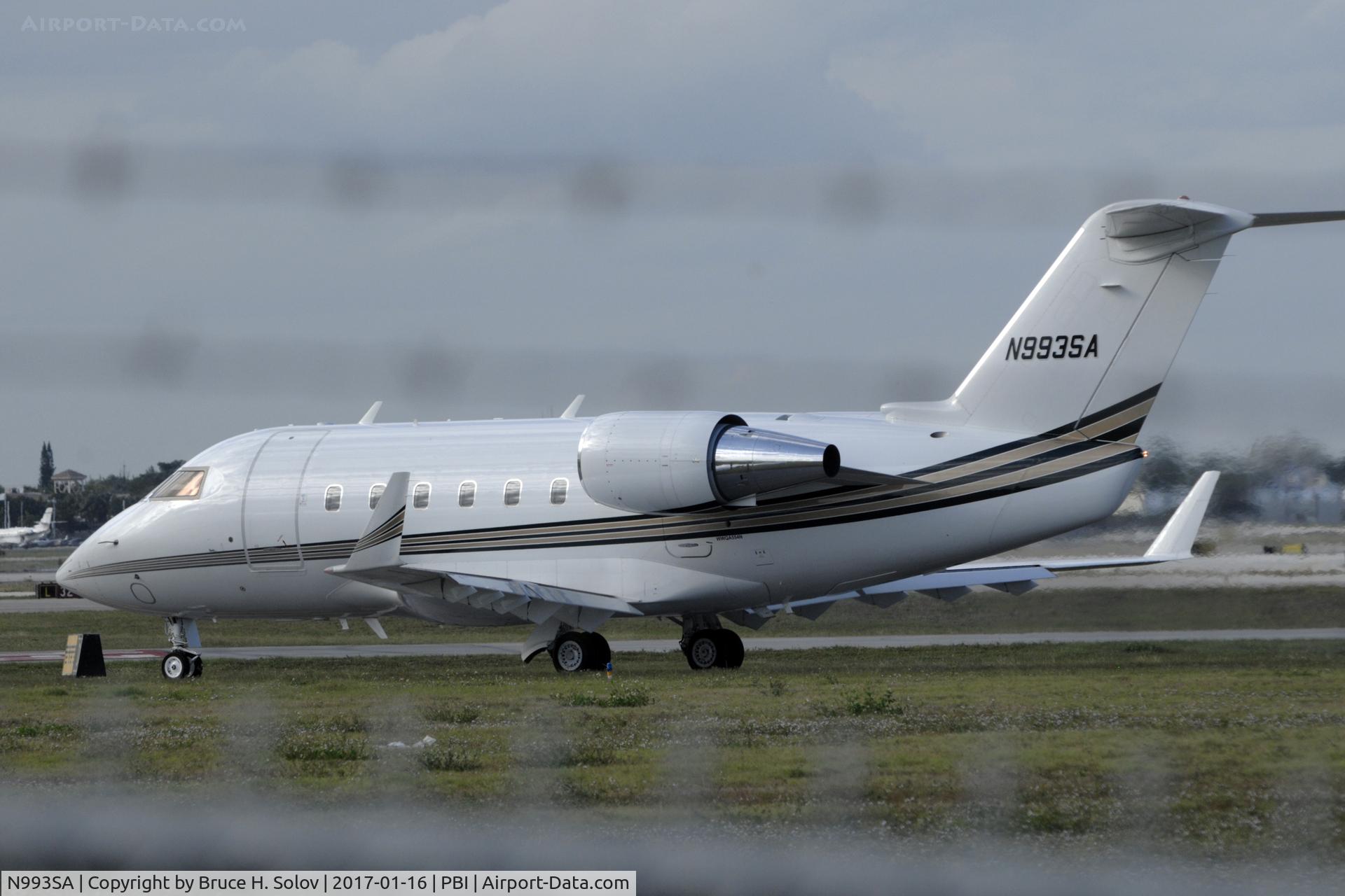 N993SA, 1993 Canadair Challenger 601-3A (CL-600-2B16) C/N 5127, taxiing at PBI