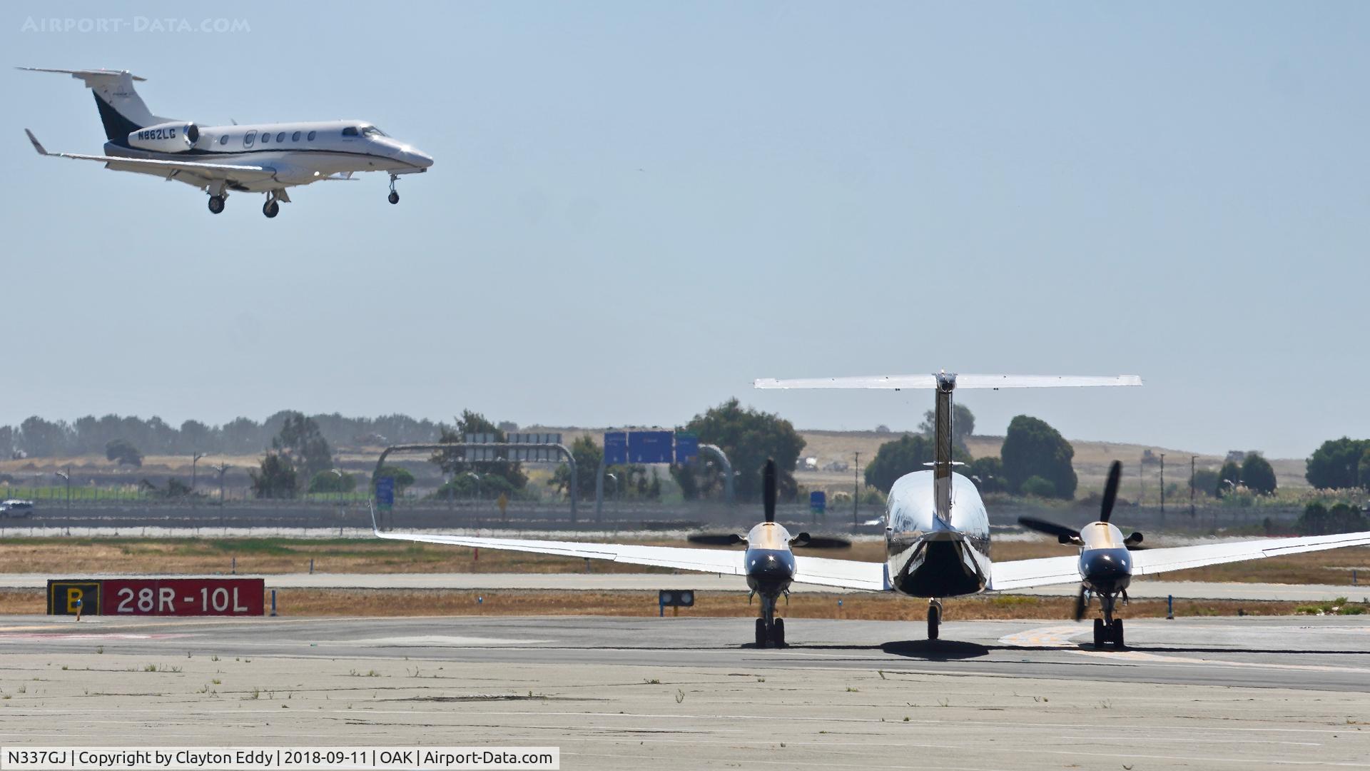 N337GJ, 2001 Raytheon Aircraft Company B300 C/N FL-337, North Field Oakland Airport 2018.