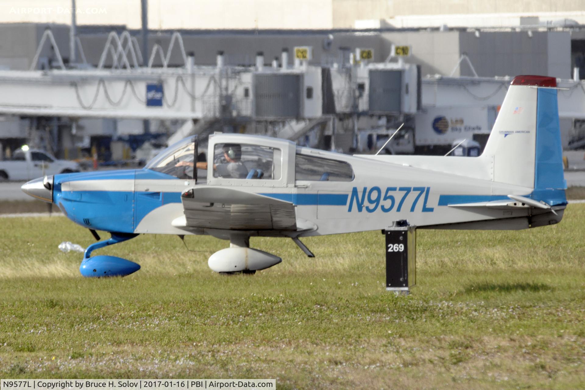 N9577L, 1974 Grumman American AA-5 Traveler C/N AA5-0577, taxiing at PBI