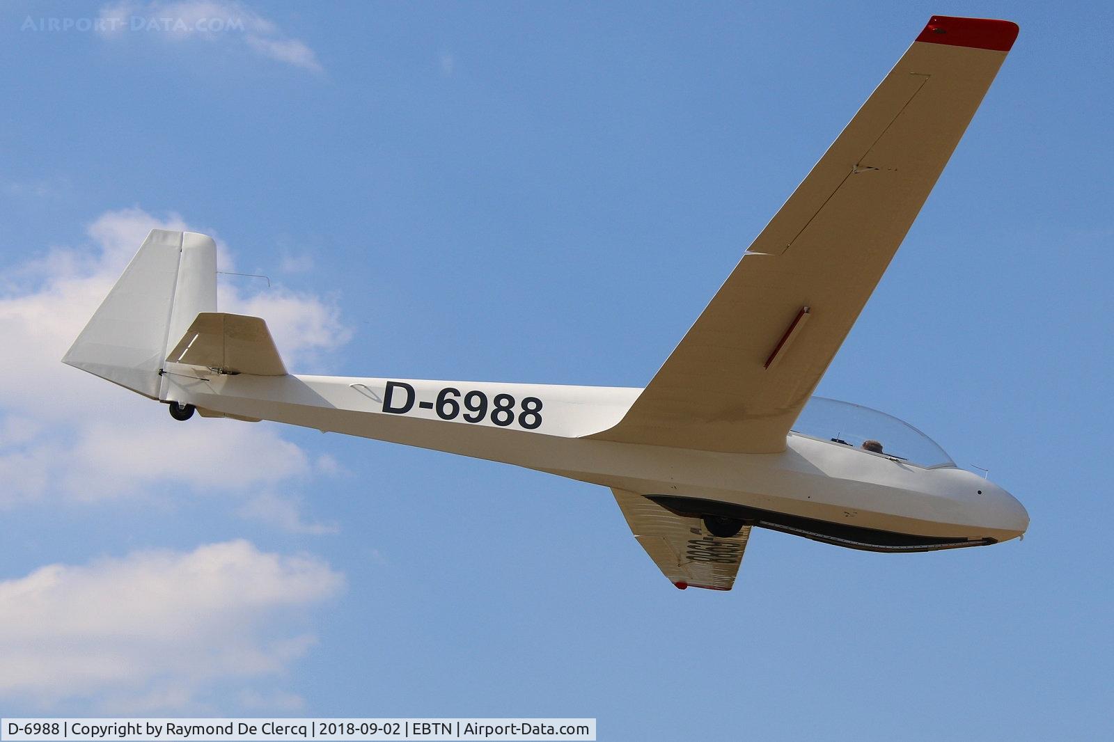 D-6988, 1972 Schleicher ASK-13 C/N 13400, Landing at EBTN.