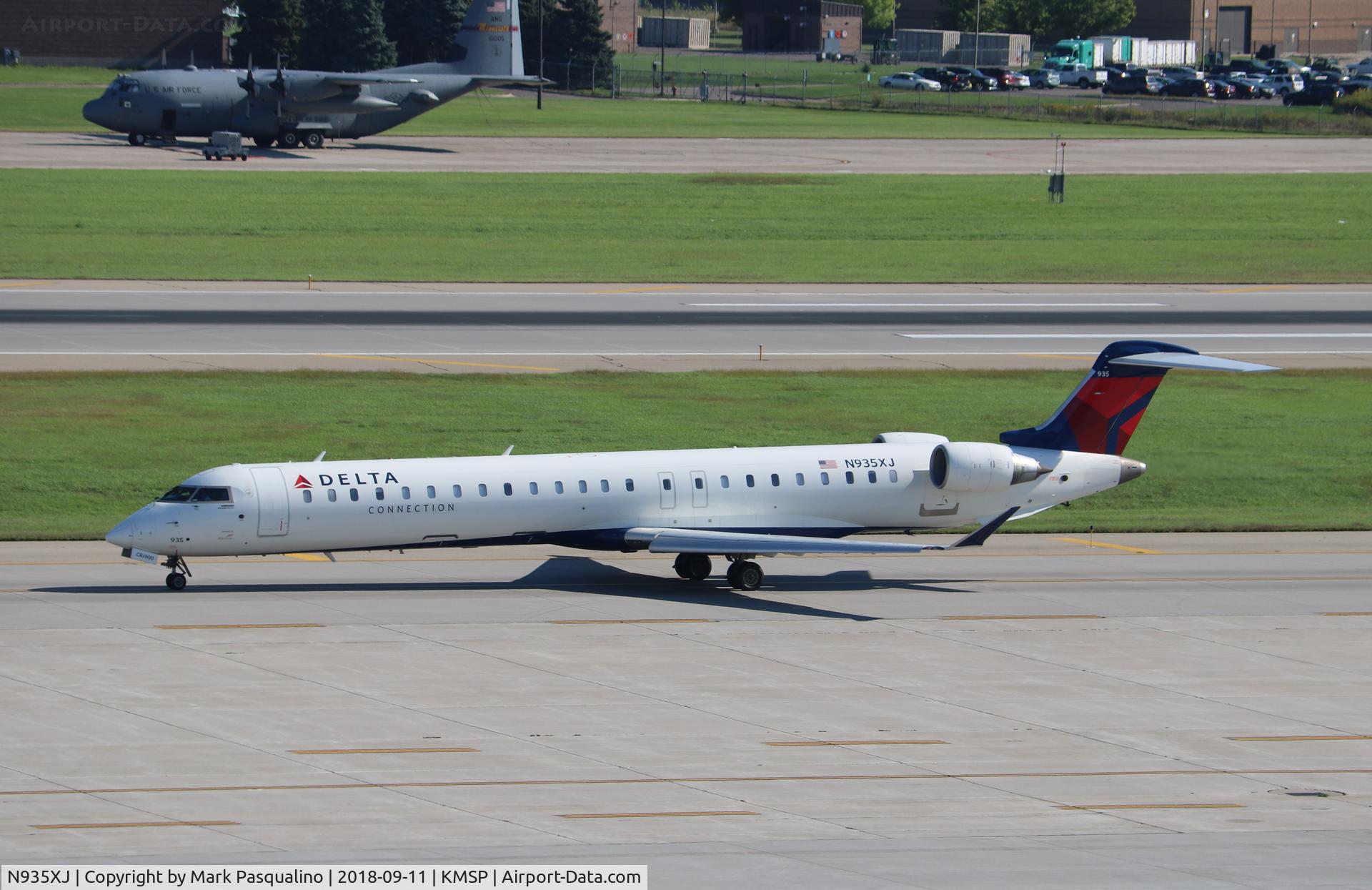 N935XJ, 2008 Bombardier CRJ-900ER (CL-600-2D24) C/N 15199, CL-600-2D24