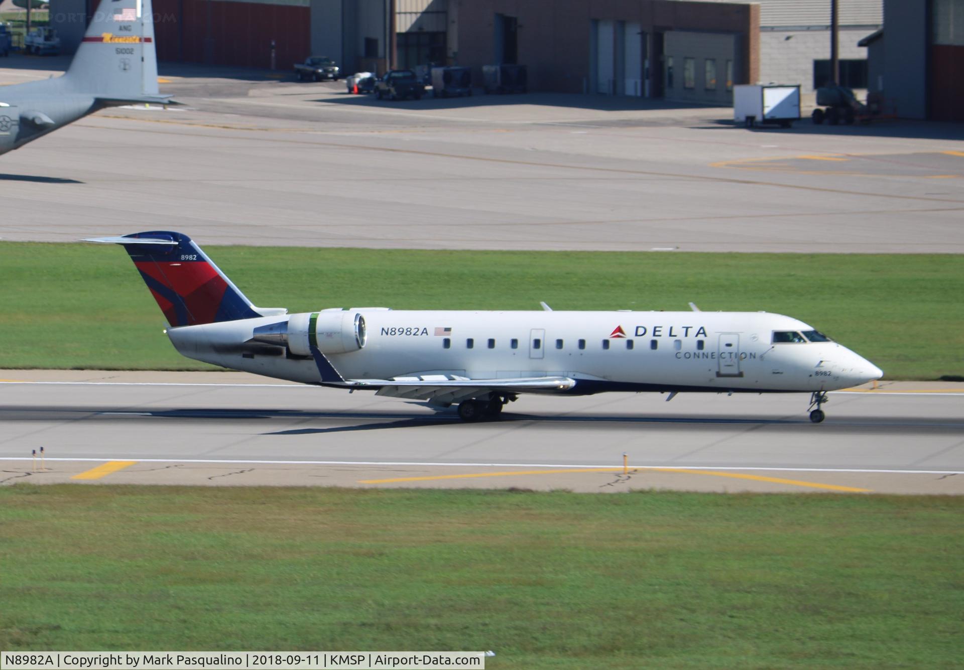 N8982A, 2004 Bombardier CRJ-200 (CL-600-2B19) C/N 7982, CL-600-2B19