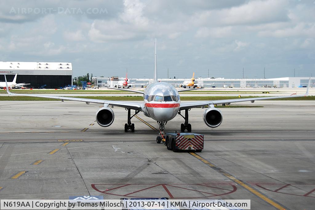 N619AA, 1990 Boeing 757-223 C/N 24577, Scrapped in 2014...