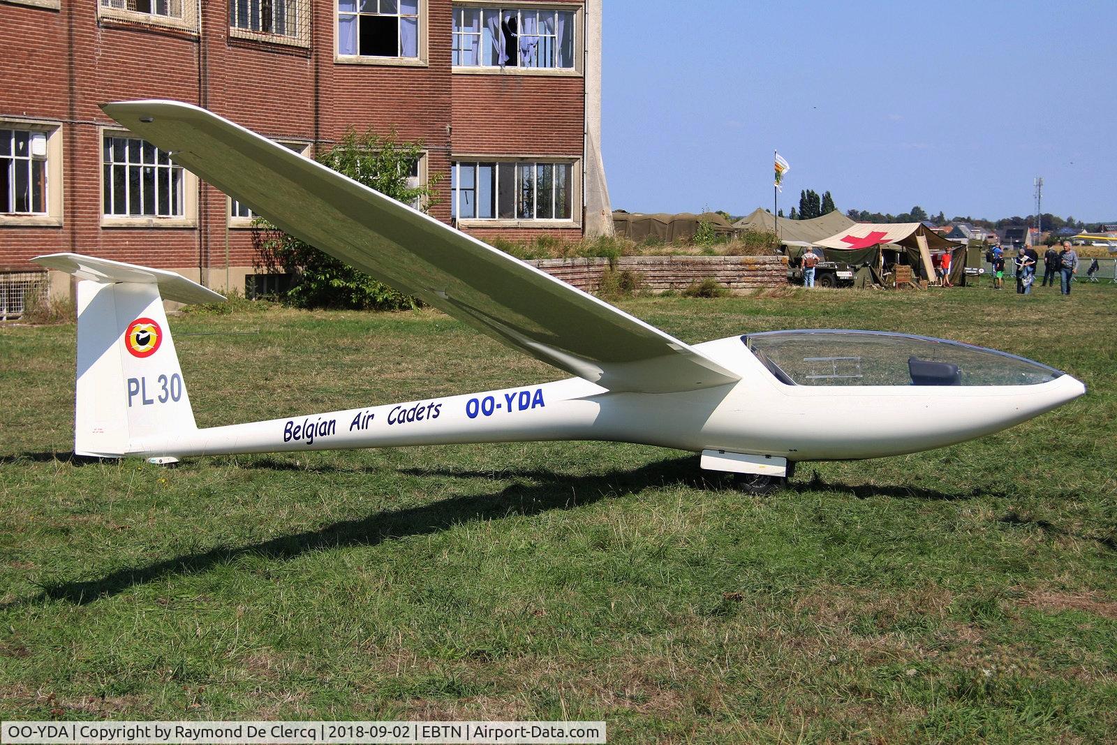 OO-YDA, 1986 Glaser-Dirks DG-300 Elan C/N 3E140, EBTN opendoor.