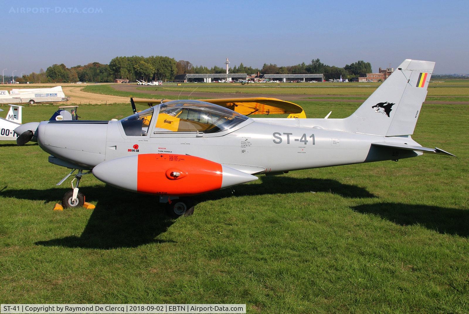 ST-41, 1992 SIAI-Marchetti SF-260D C/N 841, EBTN opendoor.