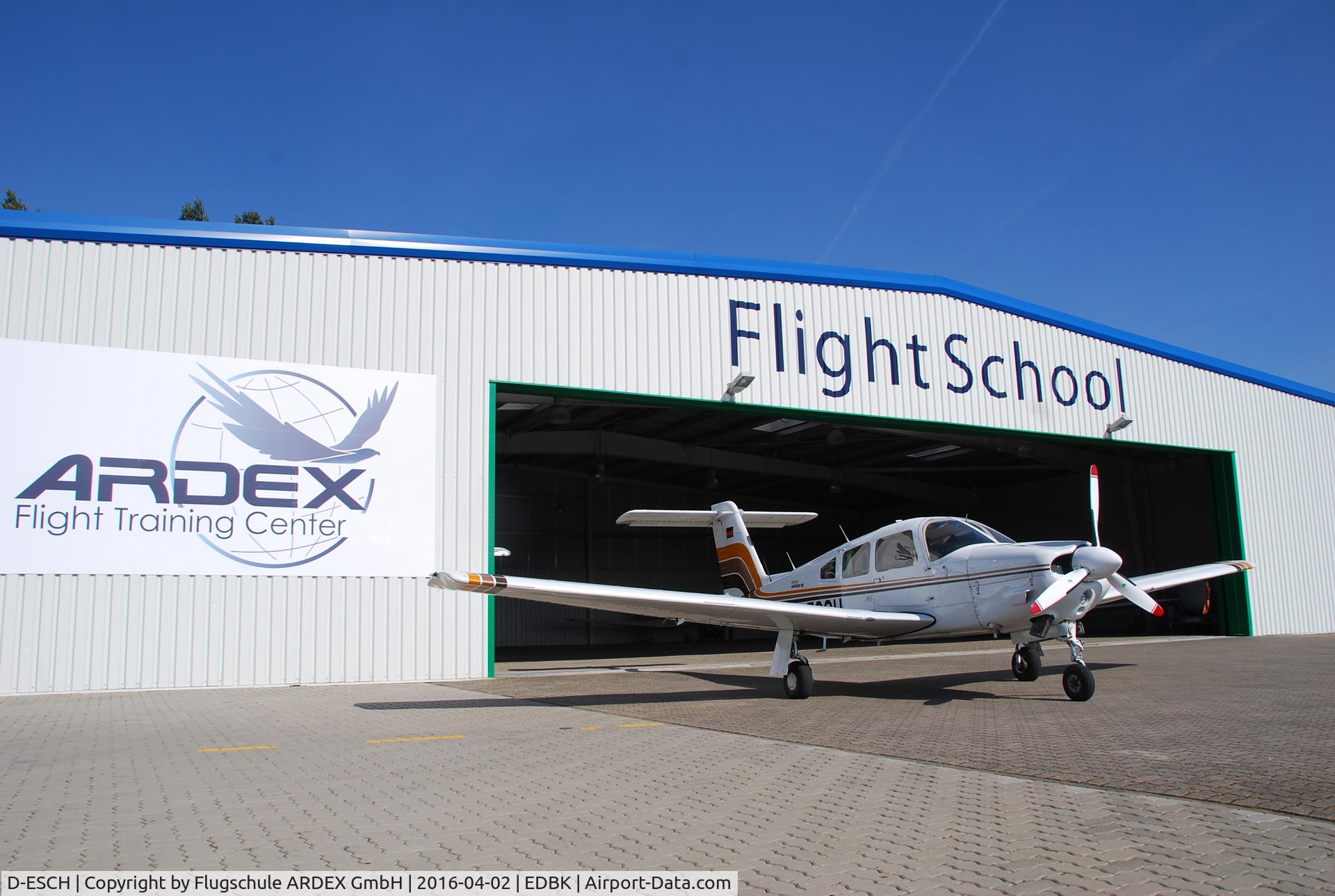 D-ESCH, Piper PA-28RT-201 Arrow IV C/N 28R7918093, Schulungsflugzeug der Flugschule ARDEX GmbH