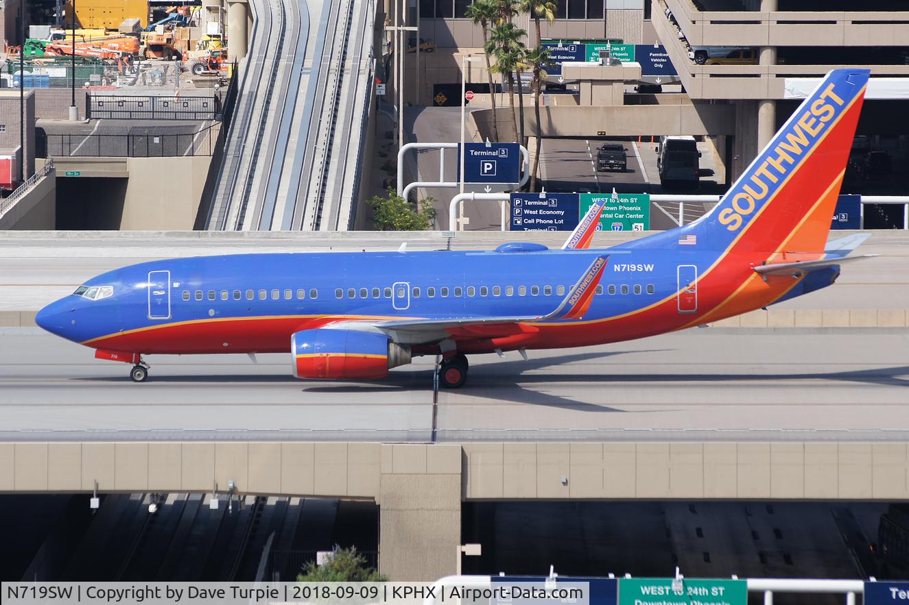 N719SW, 1998 Boeing 737-7H4 C/N 27853, No comment.