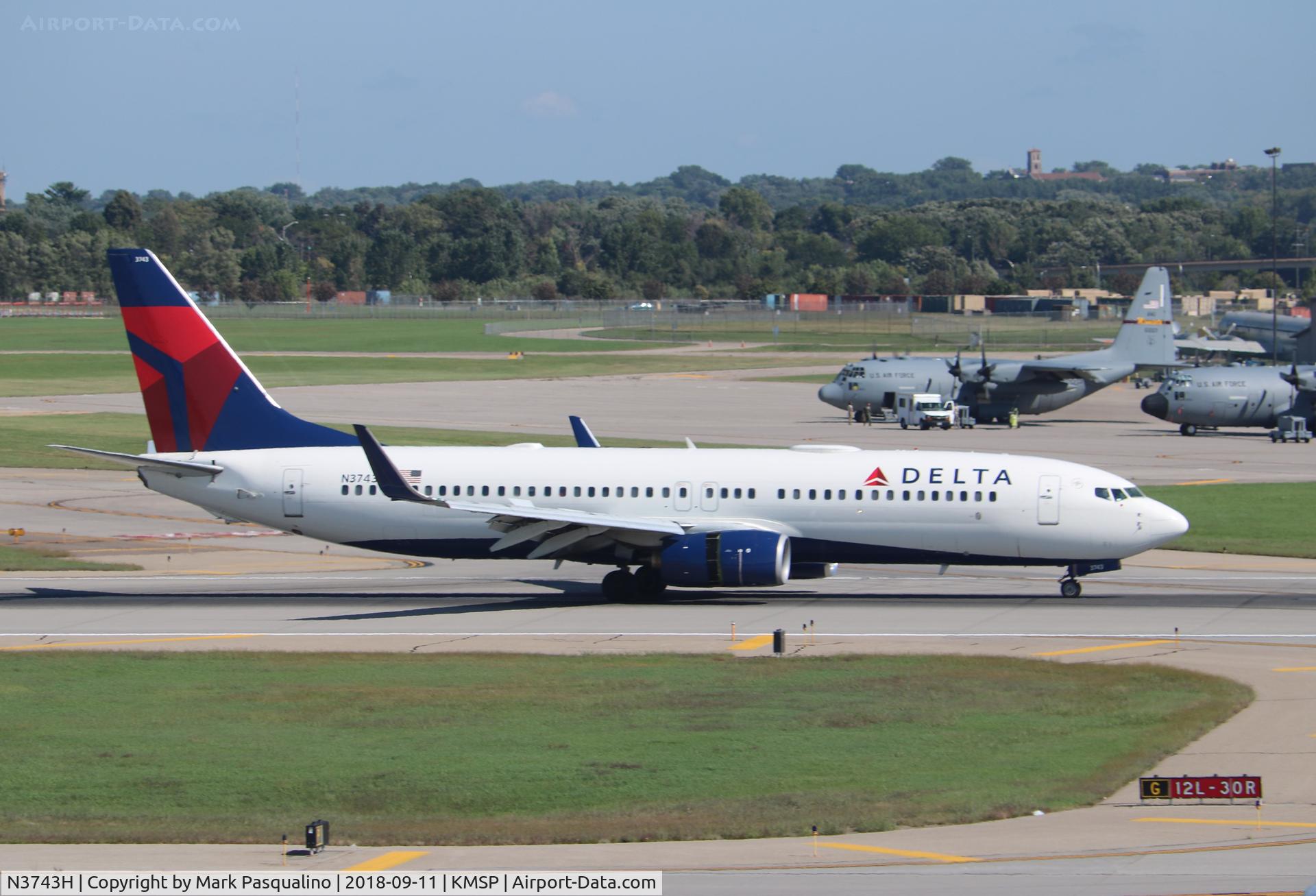 N3743H, 2001 Boeing 737-832 C/N 30836, Boeing 737-832