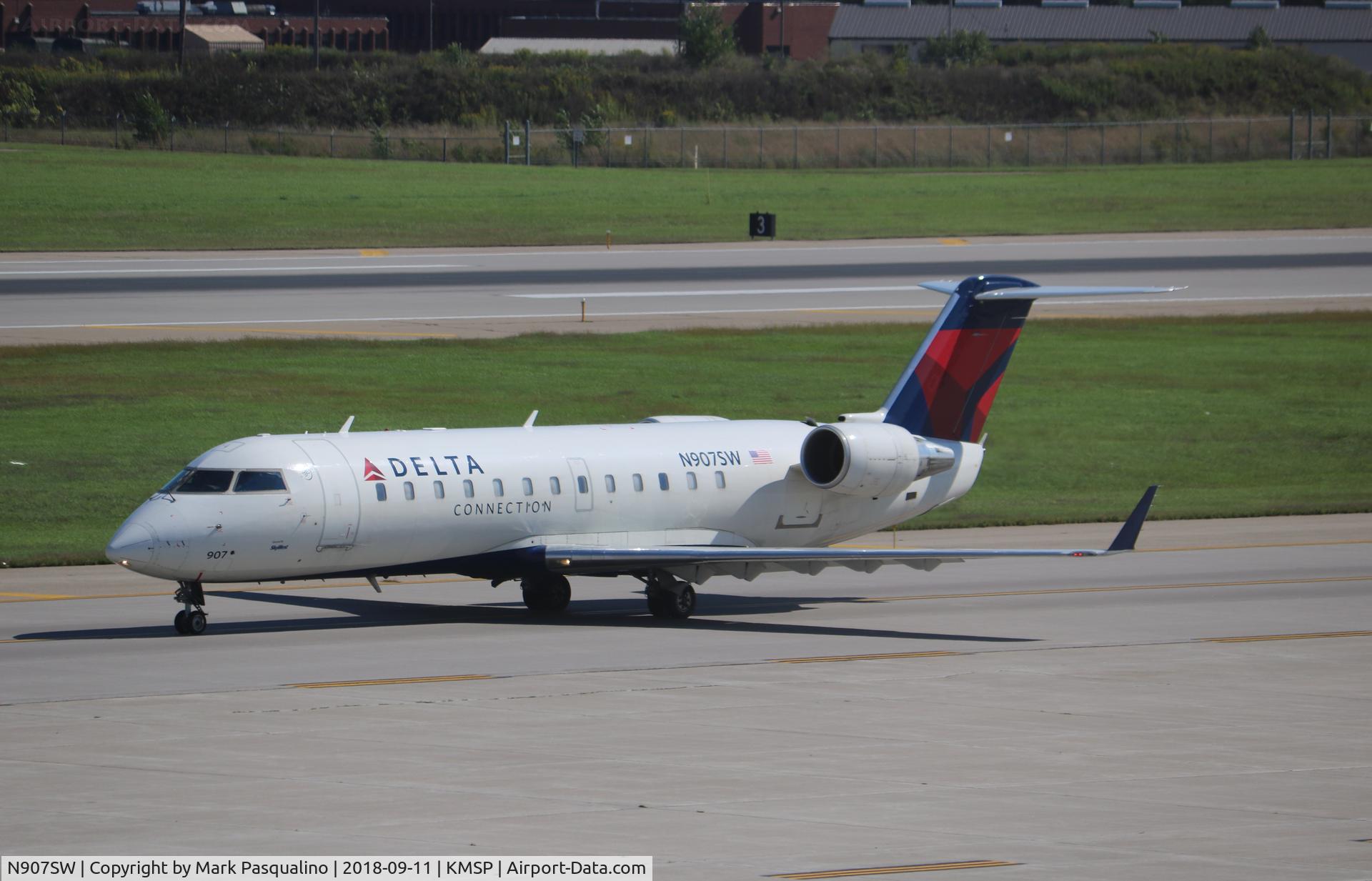 N907SW, 2001 Bombardier CRJ-200LR (CL-600-2B19) C/N 7511, CL-600-2B19