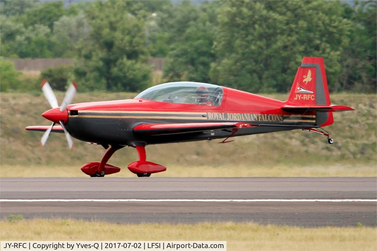 JY-RFC, 2007 Extra EA-300 C/N 1241, Extra EA-300LP, Royal Jordanian aerobatic team, Landing rwy 29, St Dizier-Robinson Air Base (LFSI) Open day 2017