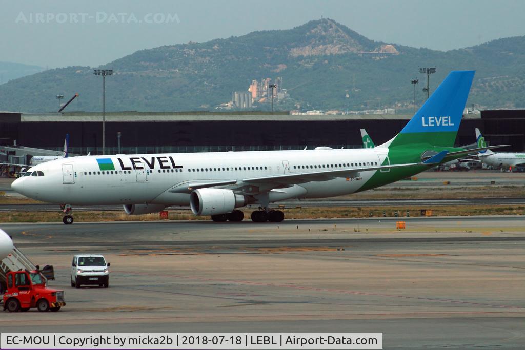 EC-MOU, 2017 Airbus A330-202 C/N 1777, Taxiing