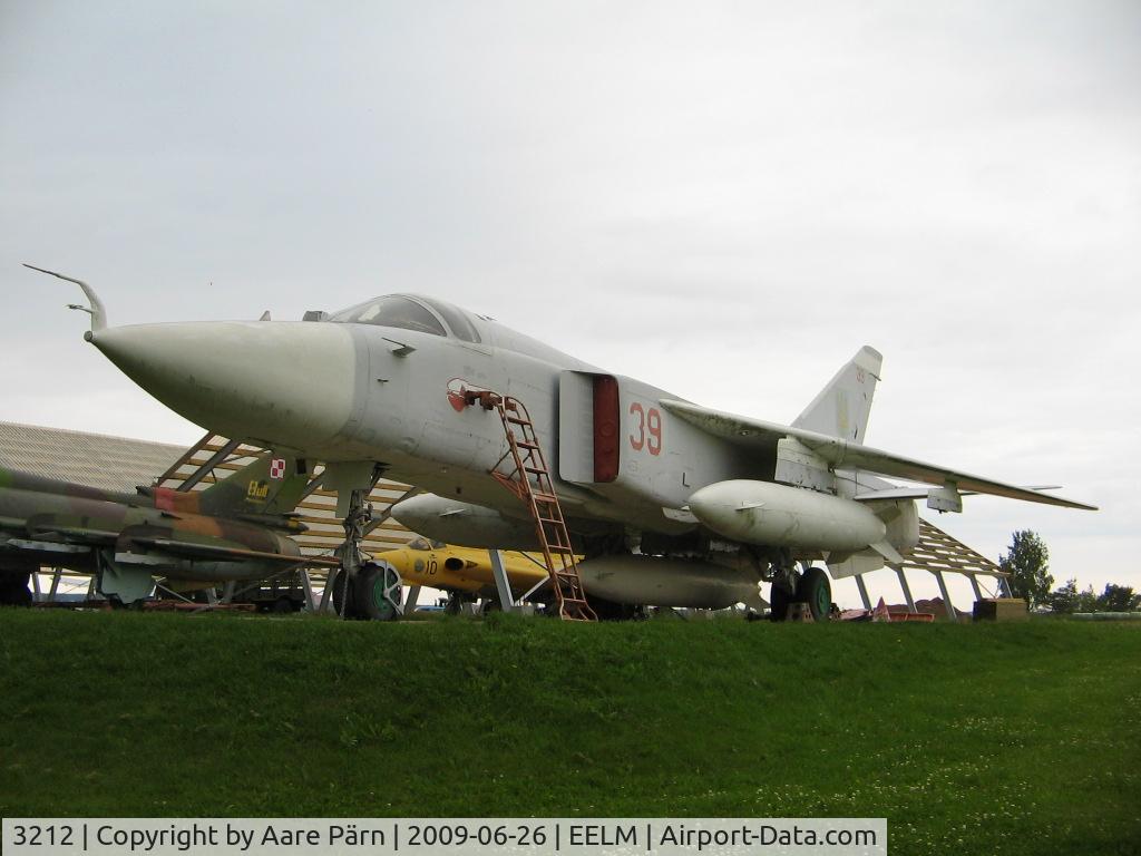 3212, Sukhoi Su-22M-4 C/N 23212, Aviation museum at Tartumaa, Lange