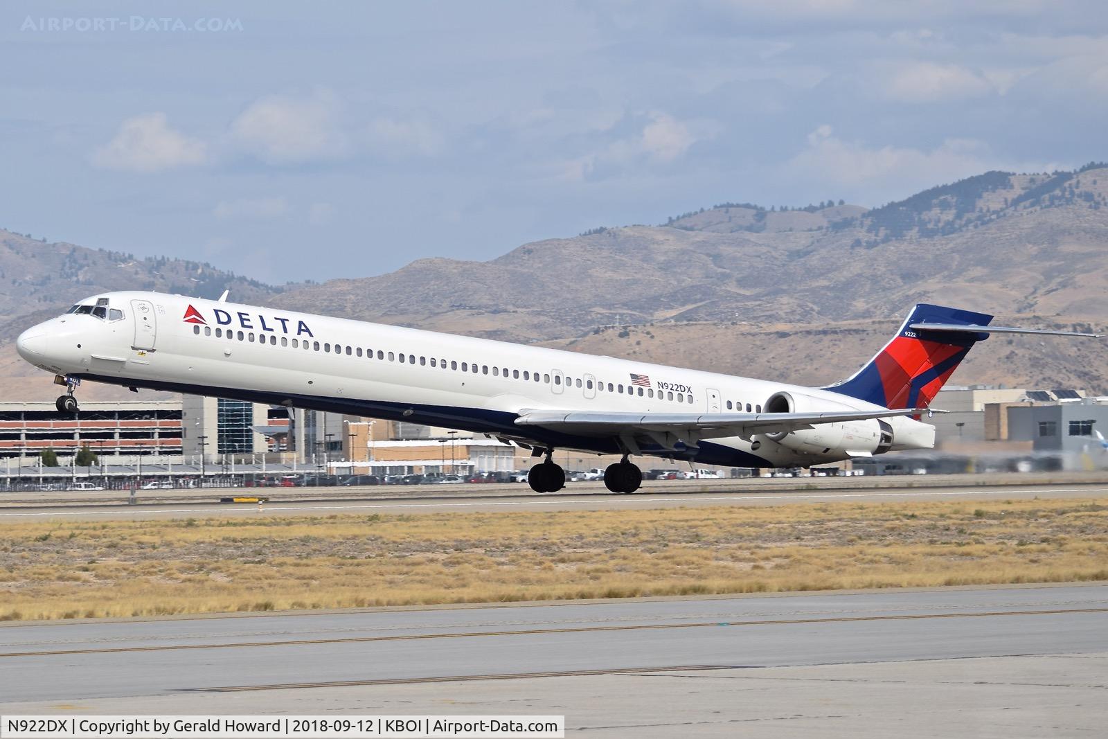 N922DX, 1997 McDonnell Douglas MD-90-30 C/N 53584, Take off from RWY 28L.