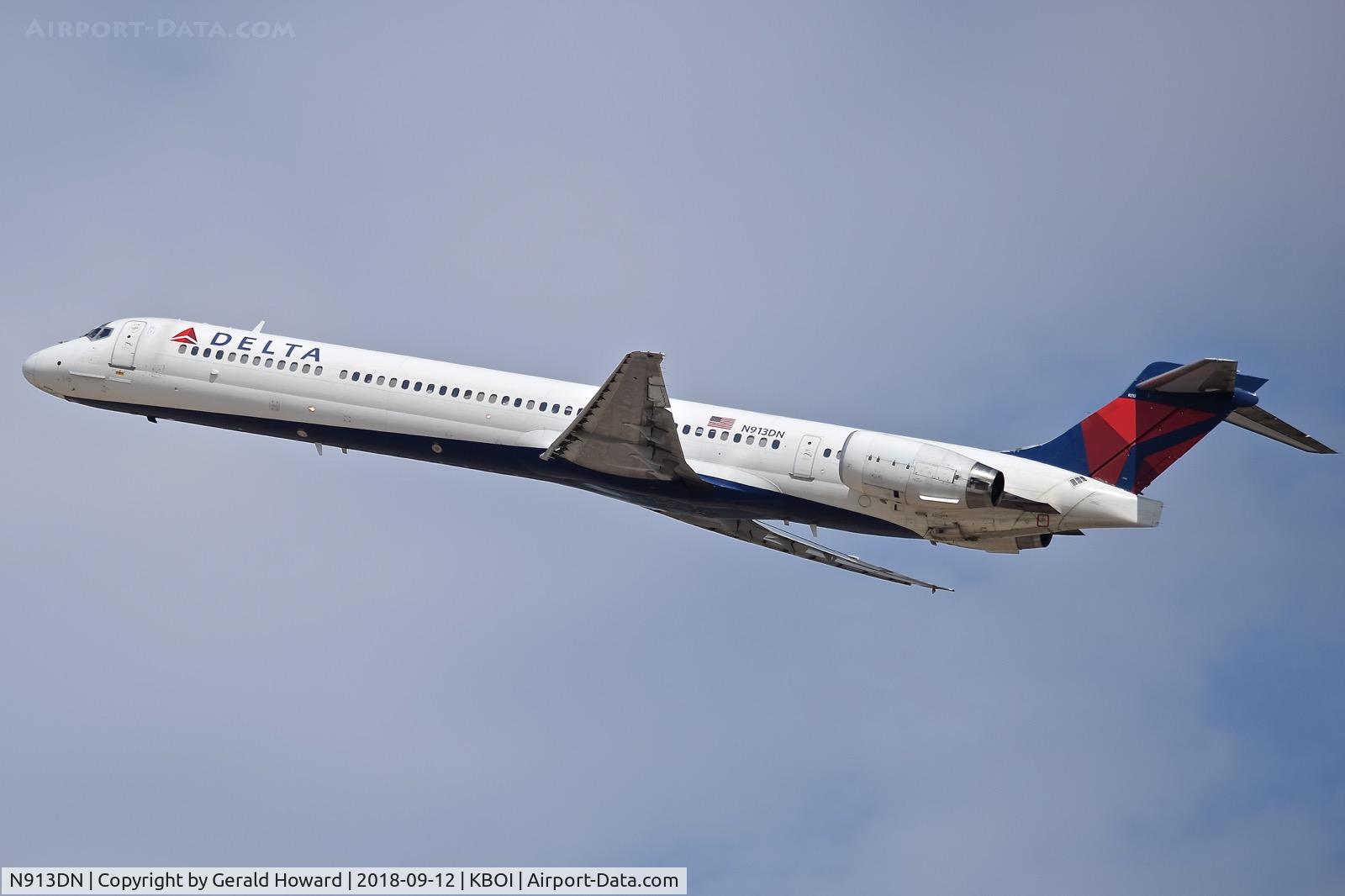 N913DN, 1996 McDonnell Douglas MD-90-30 C/N 53393, Take off from RWY 28L.