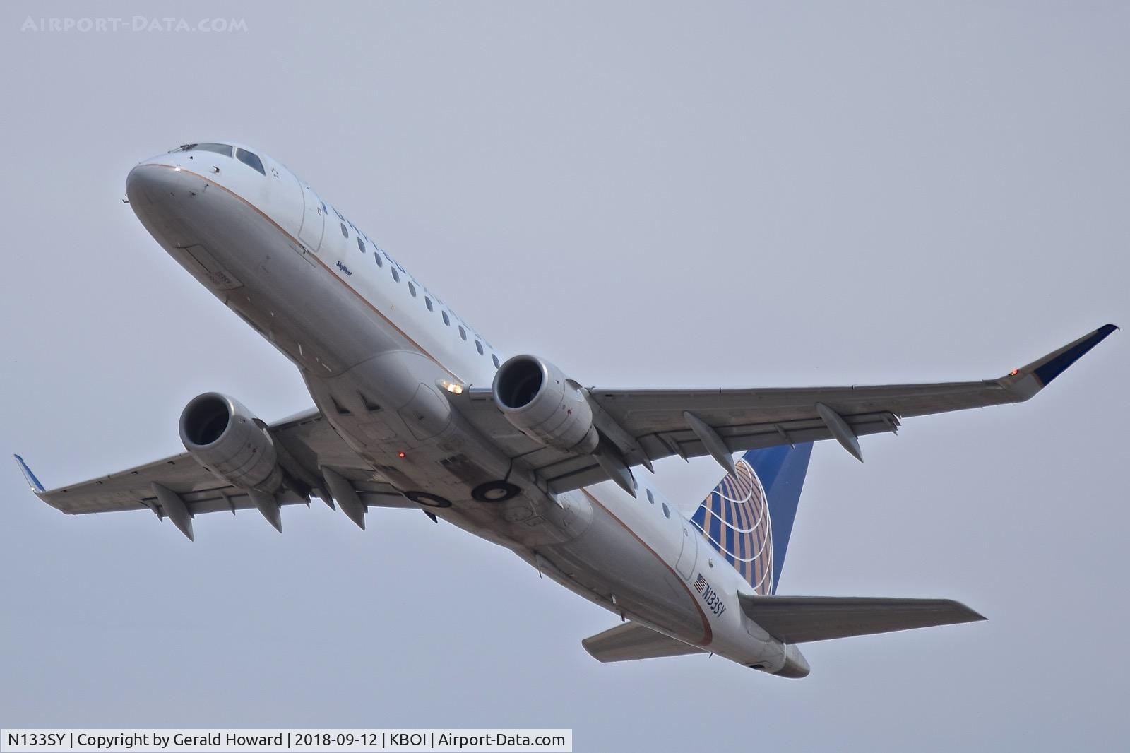N133SY, 2015 Embraer 175LR (ERJ-170-200LR) C/N 17000452, Take off from RWY 28L.