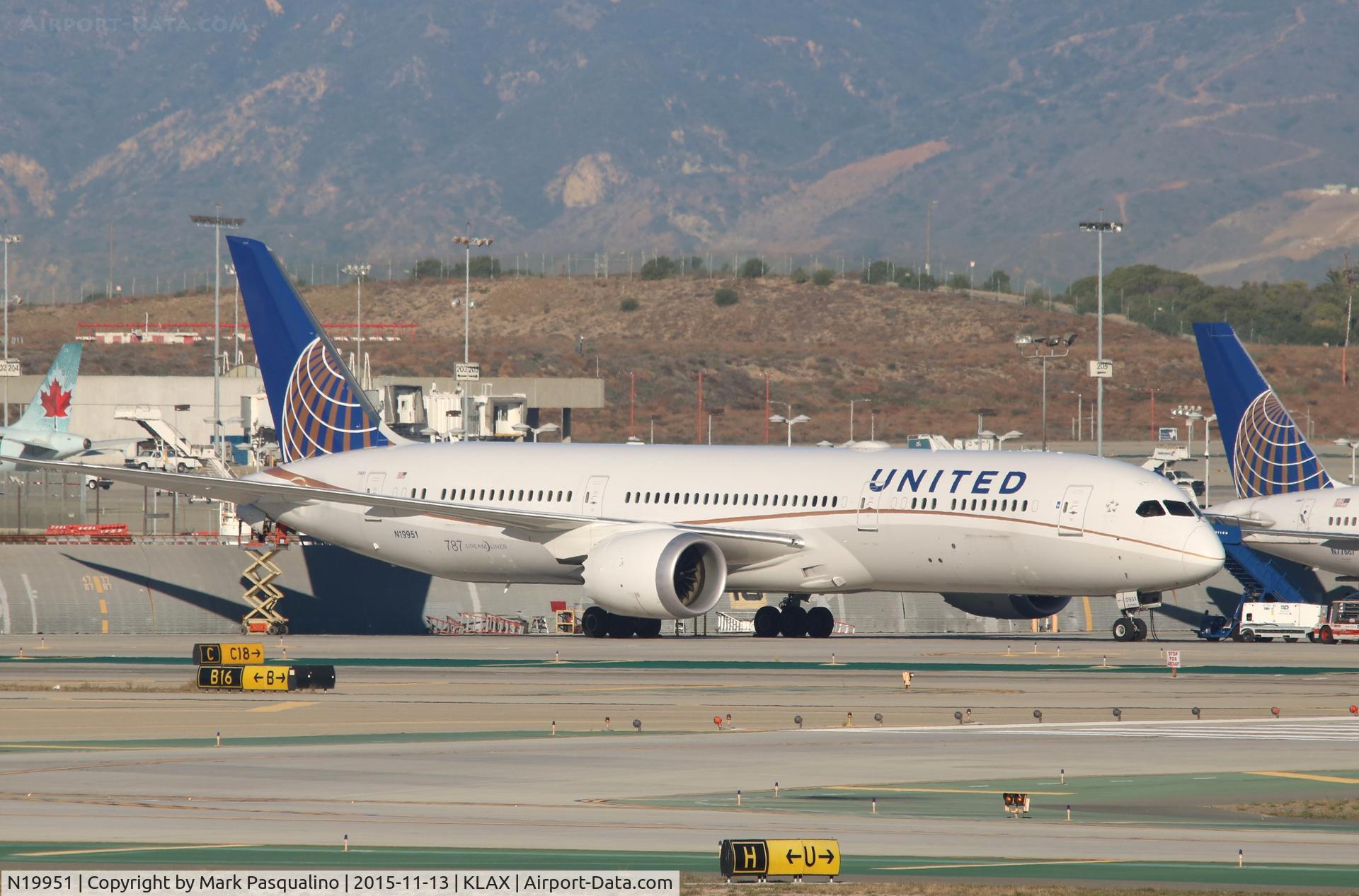 N19951, 2014 Boeing 787-9 Dreamliner C/N 36402, Boeing 787-9