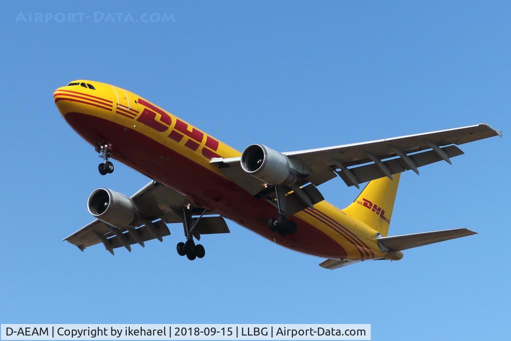 D-AEAM, 1999 Airbus A300B4-622R(F) C/N 797, Cargo flight from Leipzig, Germany, landing on runway 12.
