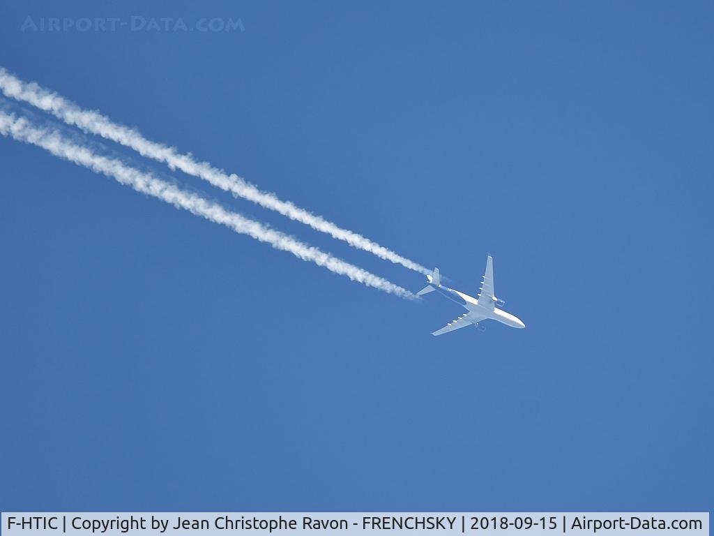 F-HTIC, 2002 Airbus A330-223 C/N 444, above BOD airport, AAF036 VCP Campinas to ORY  Paris Orly level 400