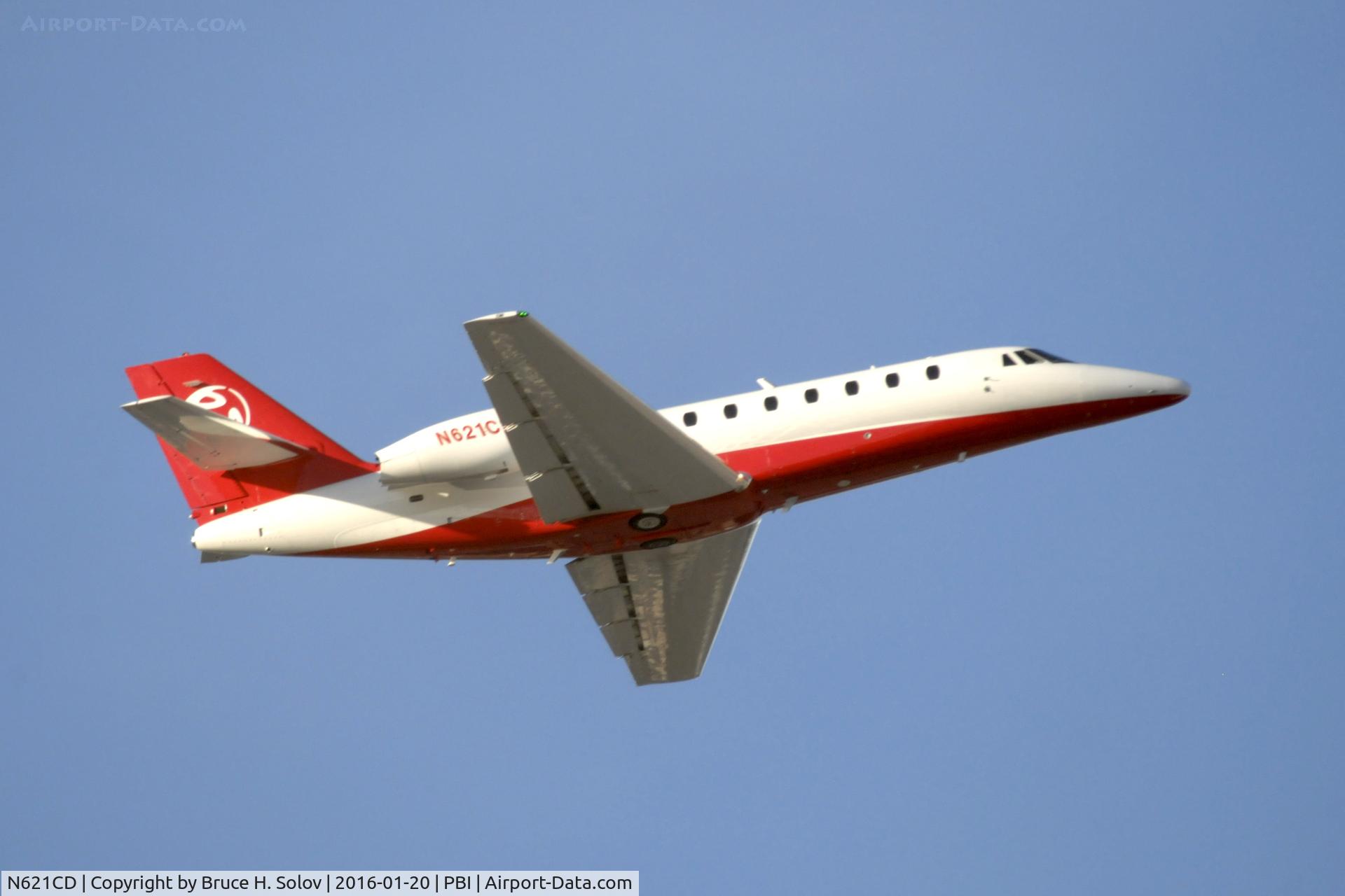 N621CD, 1992 Cessna 560 Citation V C/N 560-0192, takeoff from PBI