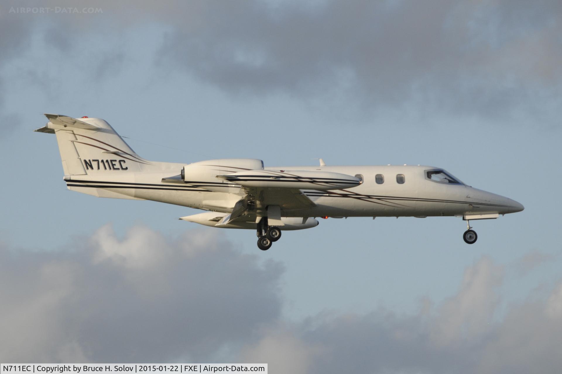 N711EC, 1980 Gates Learjet 35A C/N 311, on approach