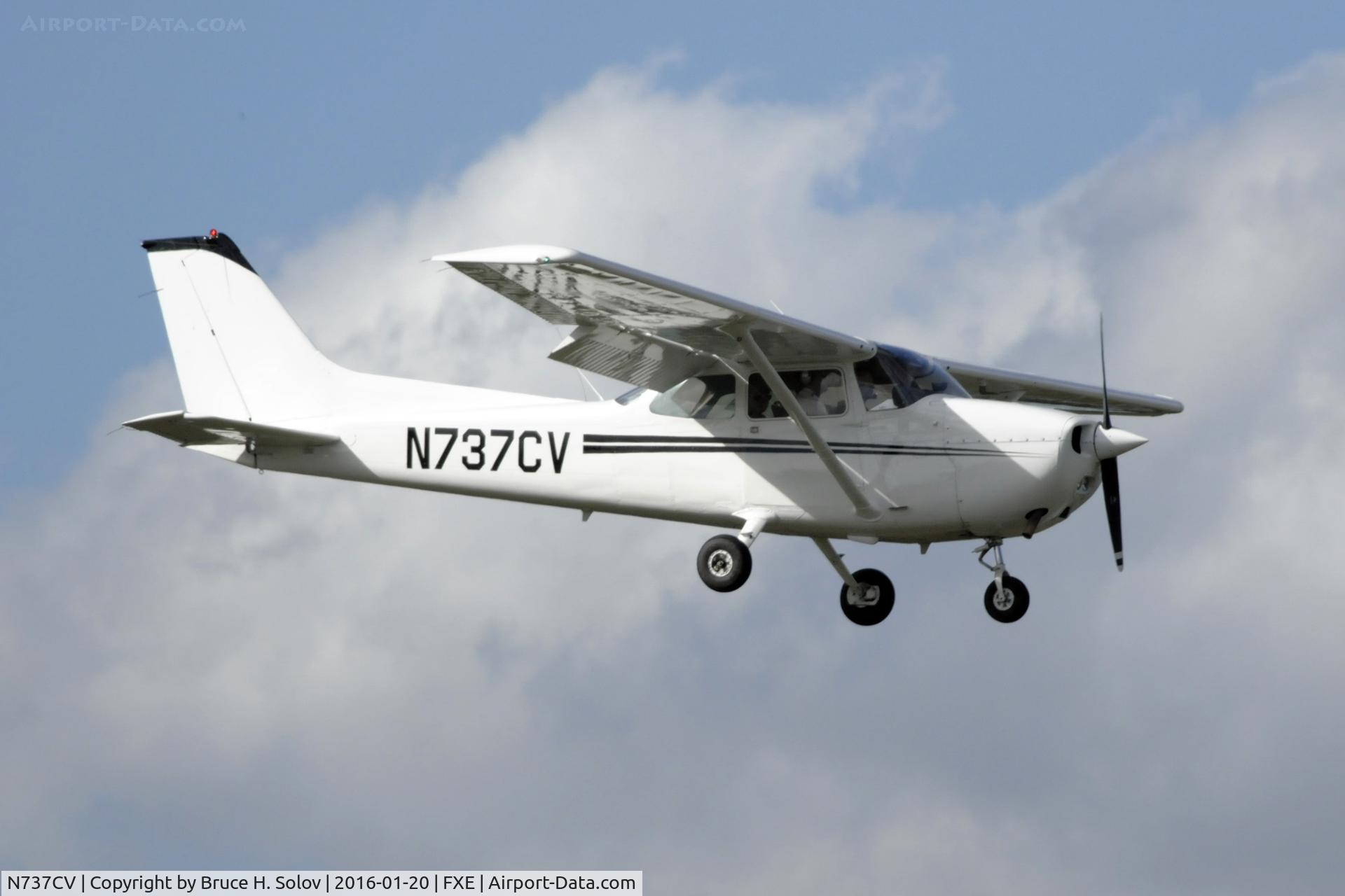 N737CV, 1978 Cessna 172N C/N 17269322, approaching FXE
