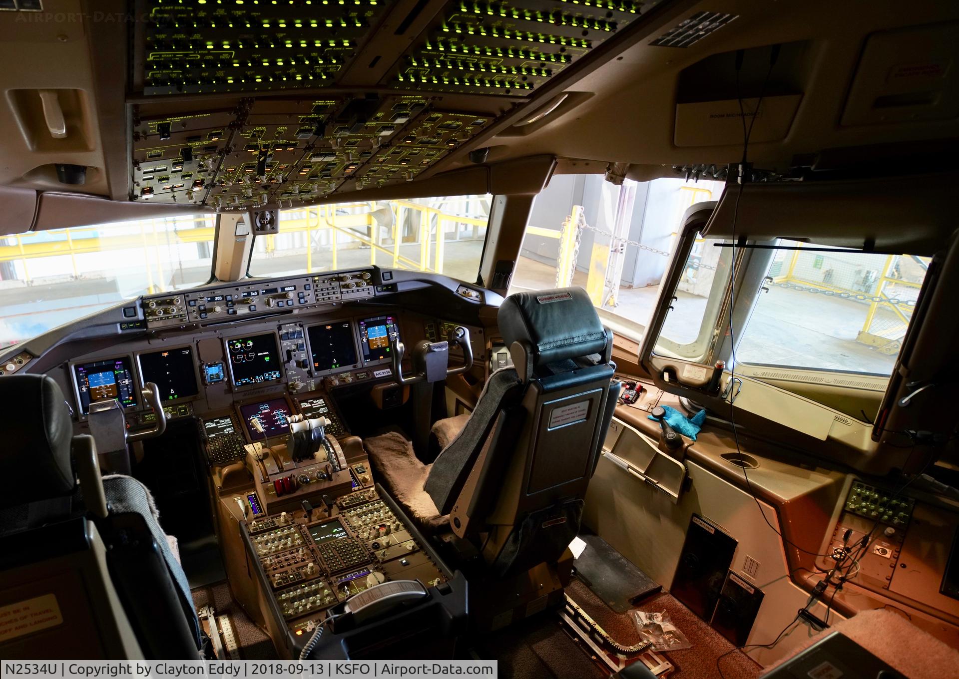 N2534U, 2017 Boeing 777-300/ER C/N 62645, SFO 2018.
