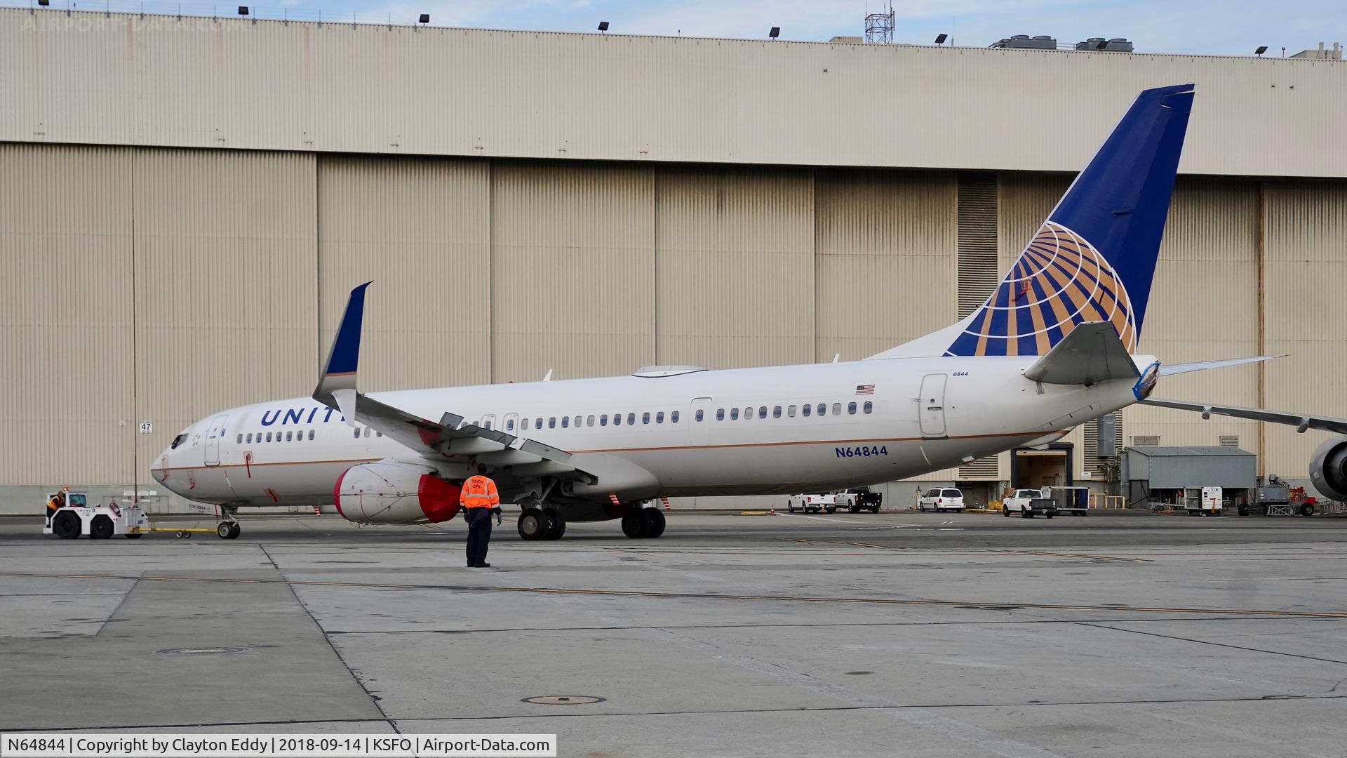 N64844, 2015 Boeing 737-900/ER C/N 42184, SFO 2018.