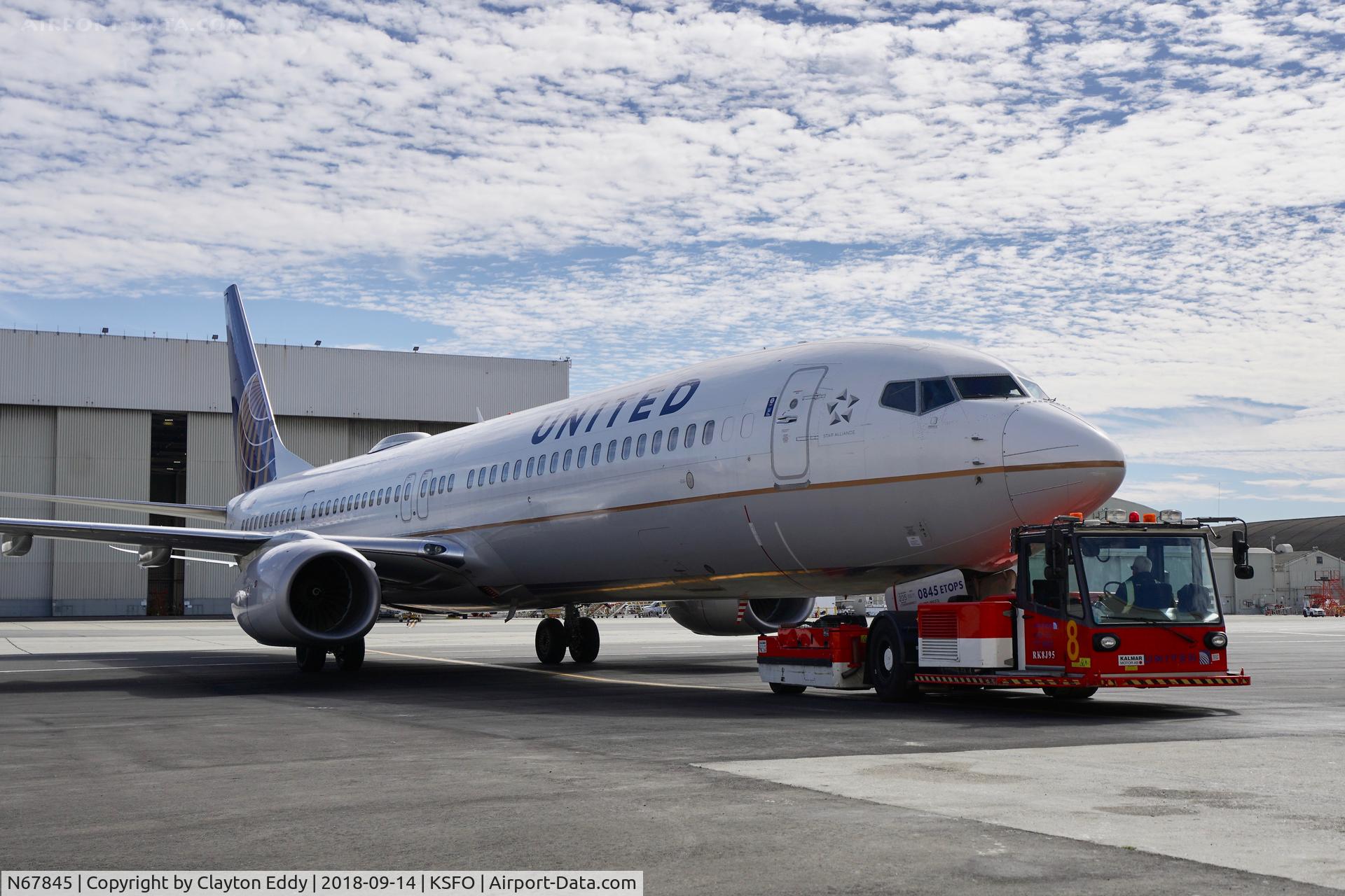 N67845, 2015 Boeing 737-924/ER C/N 42185, SFO 2018.